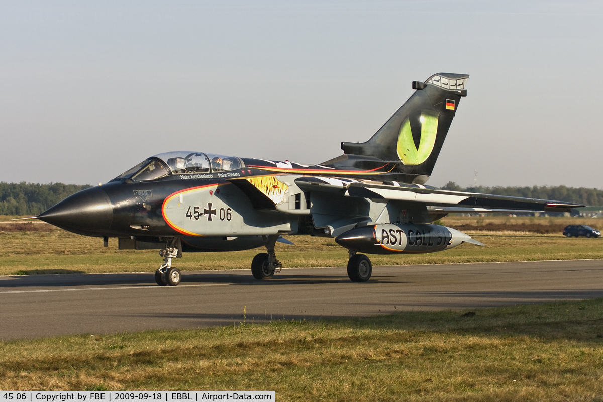 45 06, Panavia Tornado IDS C/N 518/GS159/4206, taxying to the active