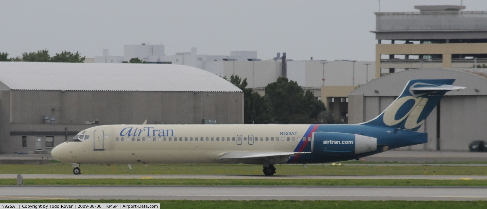 N925AT, 2000 Boeing 717-200 C/N 55079, Taxi for departure