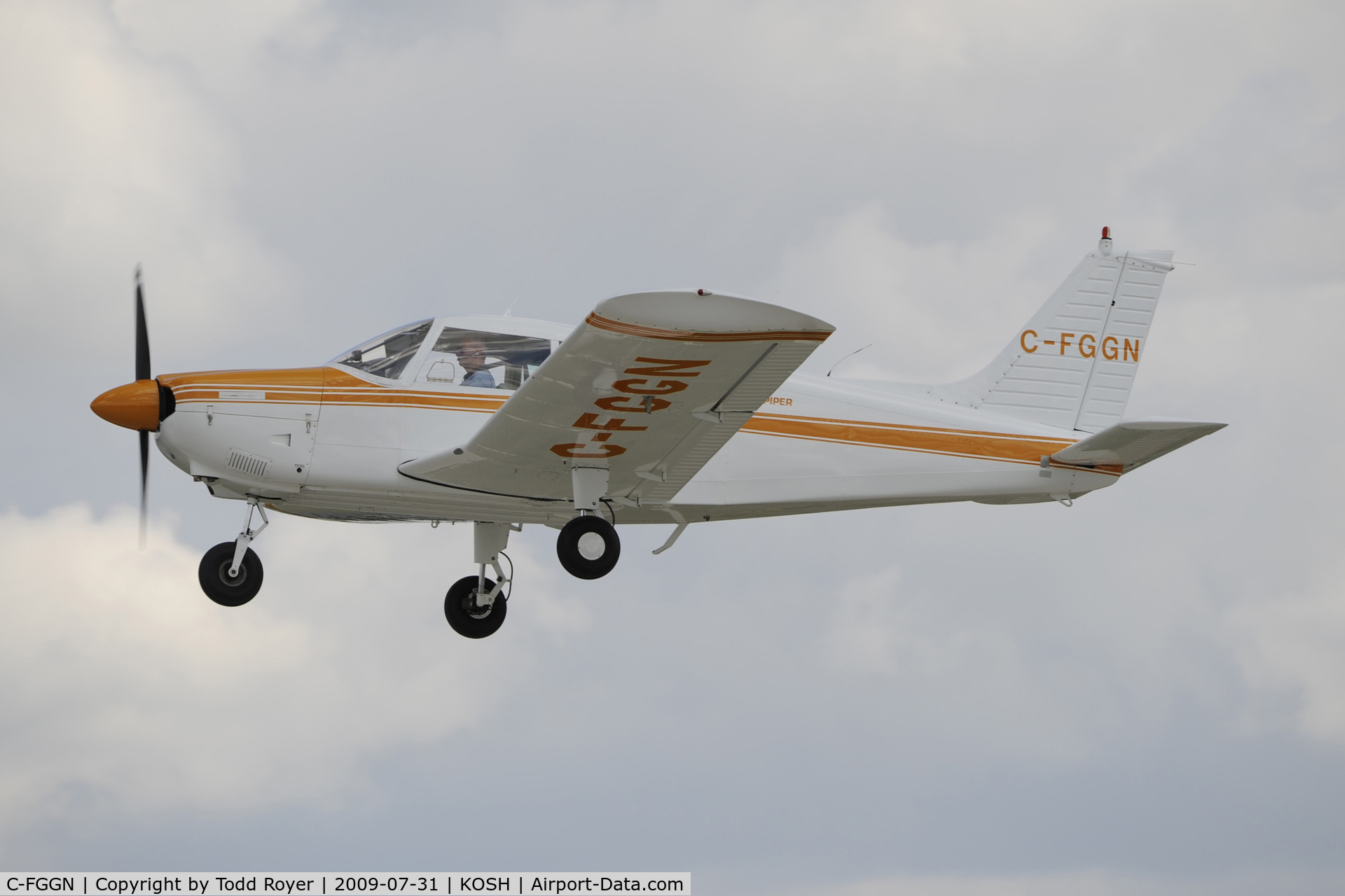 C-FGGN, 1973 Piper PA-28-180 C/N 28-7305413, Departing OSH on 27