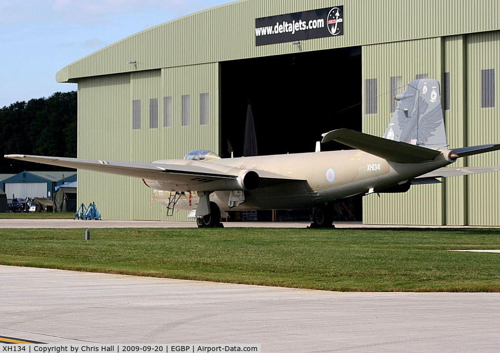 XH134, 1959 English Electric Canberra PR.9 C/N SH1724, On display at the Kemble Battle of Britain weekend