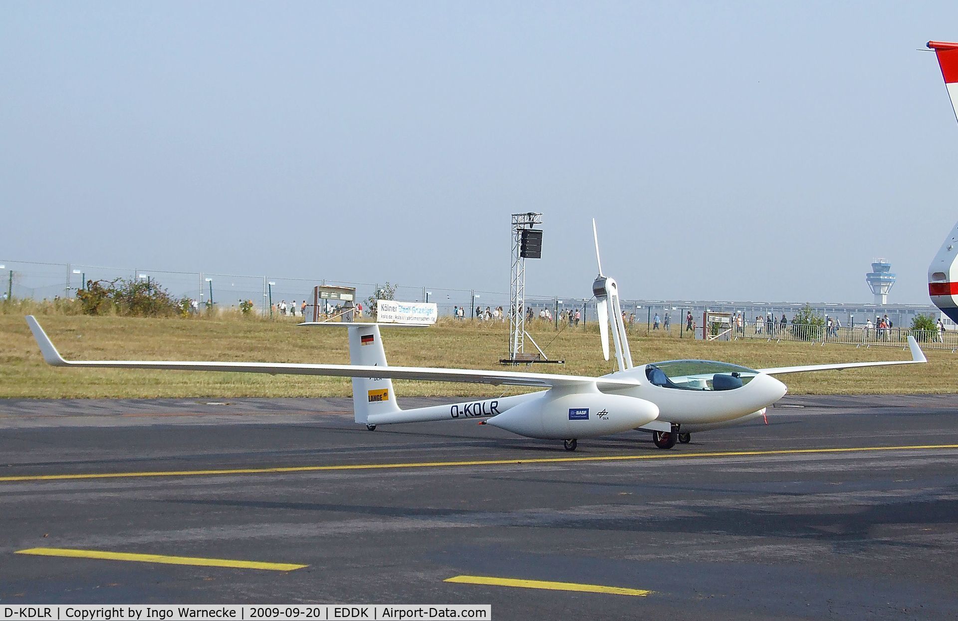 D-KDLR, 2008 Lange E-1 Antares DLR-H2 C/N 01, DLR / Lange Aviation Antares DLR-H2 fuel cell/hydrogen powered electric aircraft of the DLR at the DLR 2009 air and space day on the side of Cologne airport