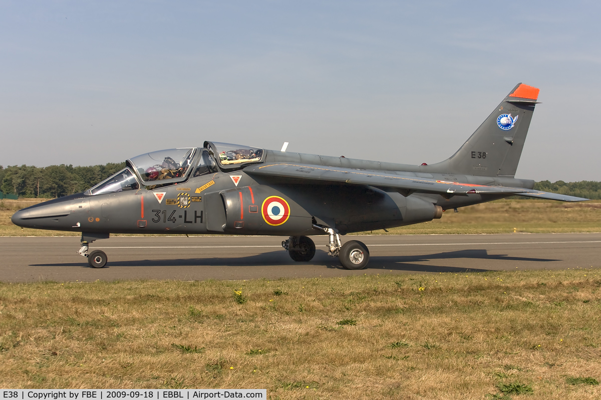 E38, Dassault-Dornier Alpha Jet E C/N E38, French Air Force Alpha Jet taxying to the active