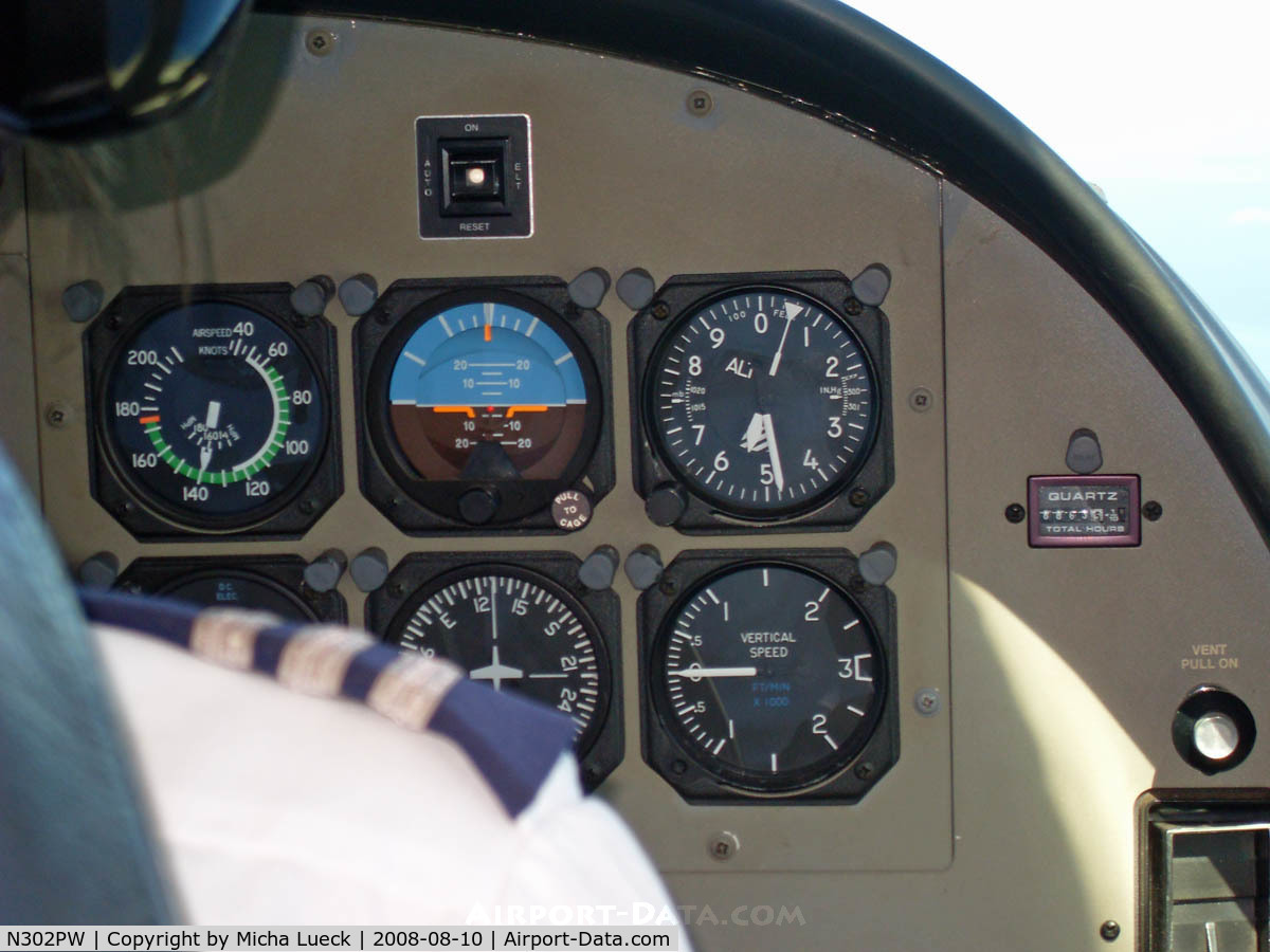 N302PW, Cessna 208B C/N 208B0984, straight & level, 5500 ft, 140 knots - on the way from Honolulu to Molokai