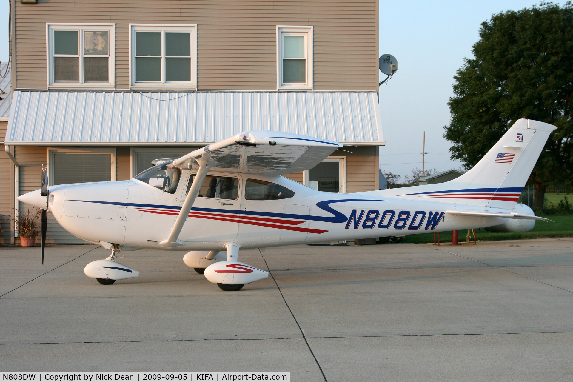 N808DW, Cessna 182T Skylane C/N 18281044, KIFA