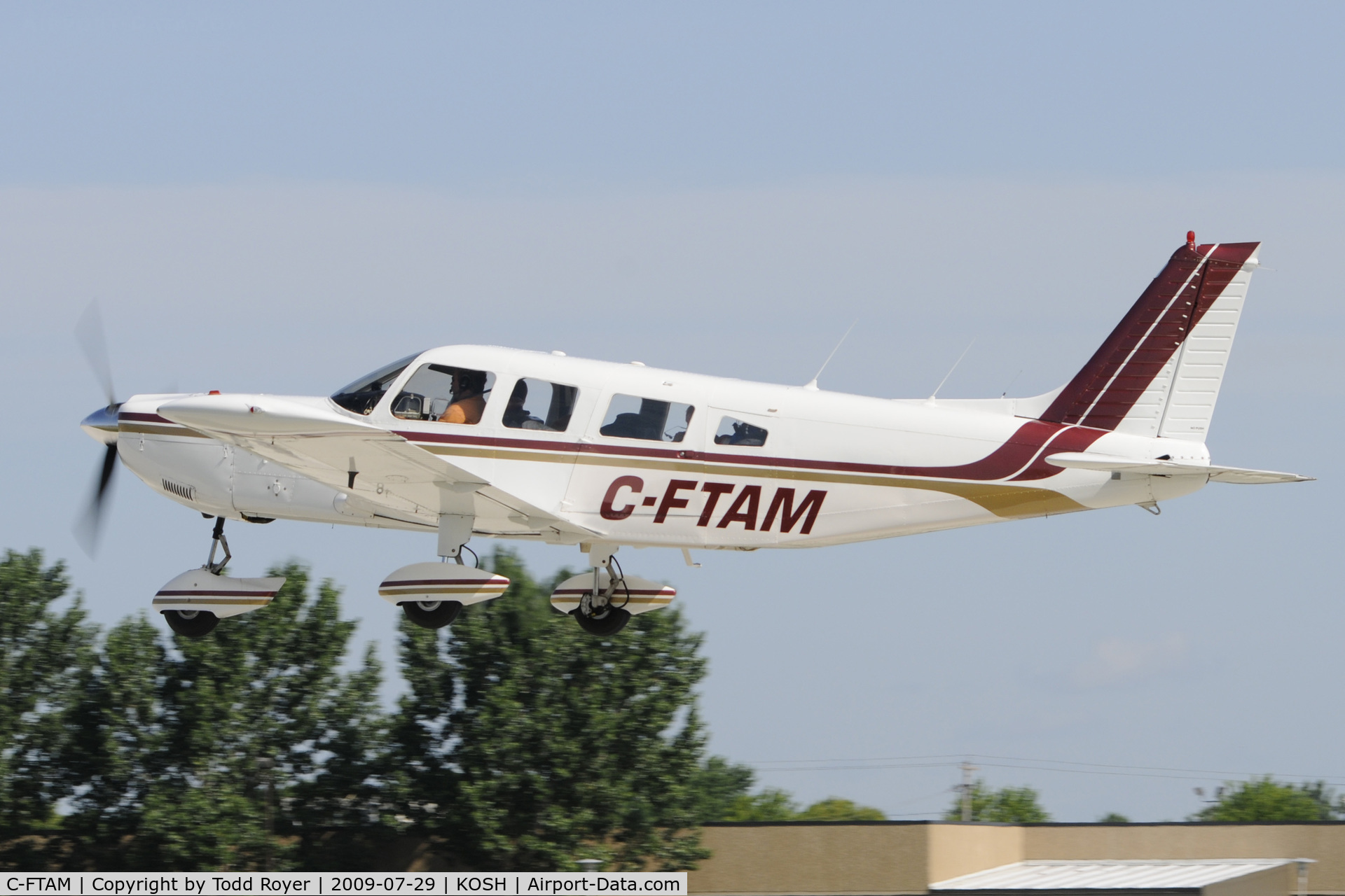 C-FTAM, 1974 Piper PA-32-300 Cherokee Six C/N 32-7540071, Departing OSH on 27