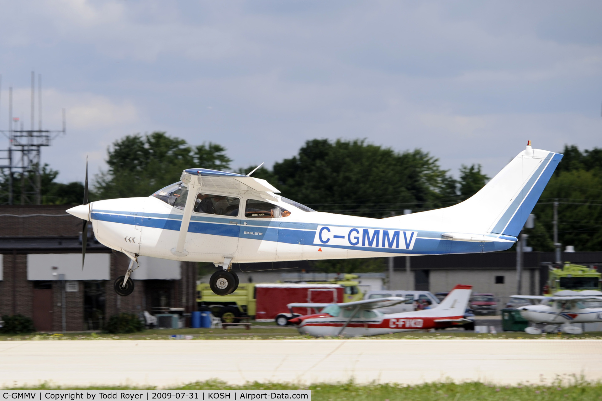 C-GMMV, 1966 Cessna 182J Skylane C/N 18256738, Departing OSH on 27