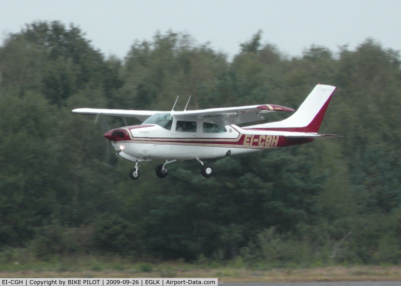 EI-CGH, Cessna 210N Centurion C/N 21063524, ABOUT TO ARRIVE ON RWY 25