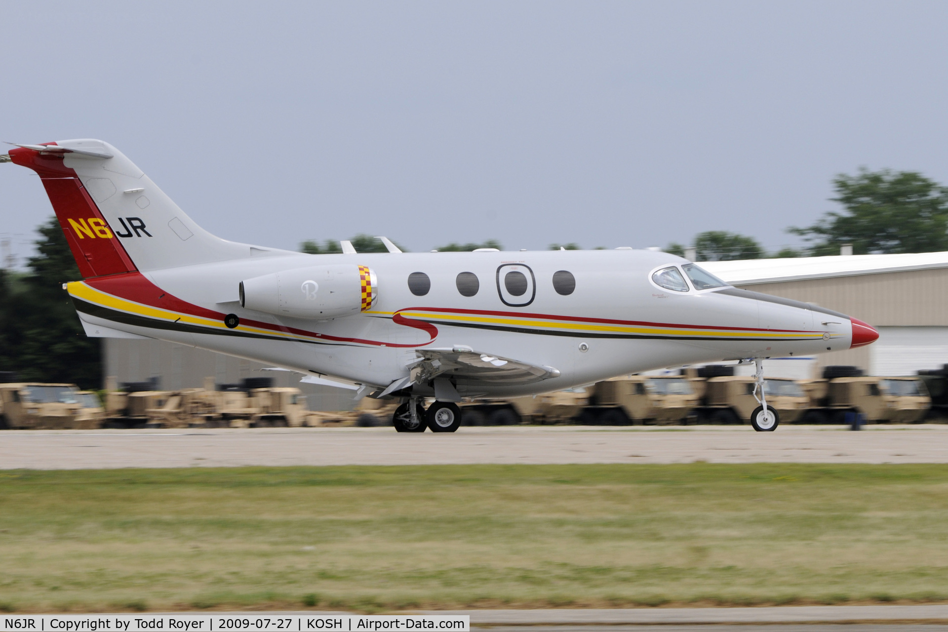 N6JR, 2007 Raytheon Aircraft Company 390 C/N RB-161, Landing 18 at OSH