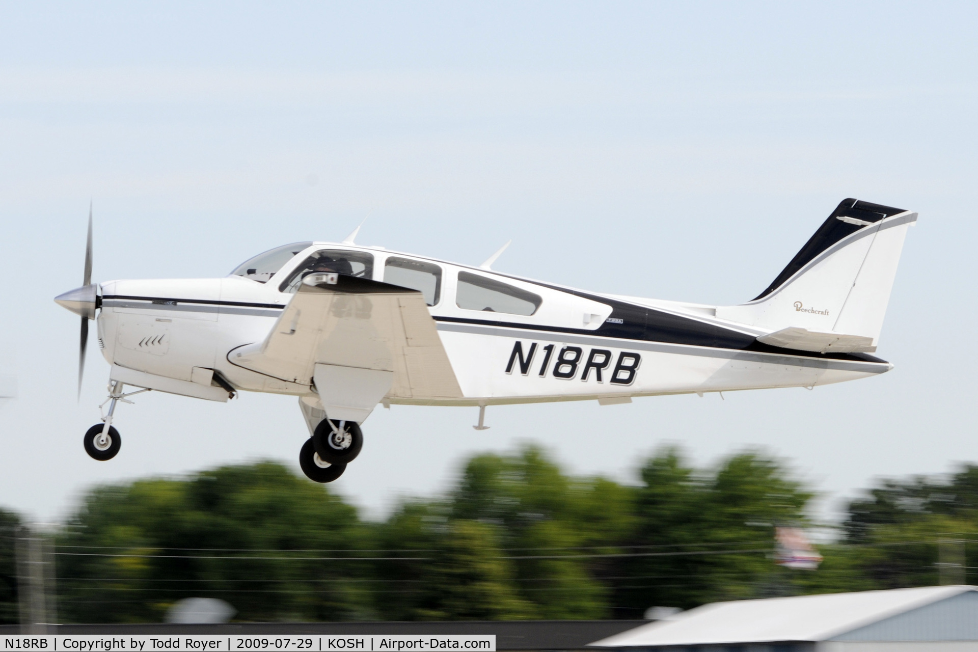 N18RB, 1973 Beech F33A Bonanza C/N CE-461, Departing OSH on 27