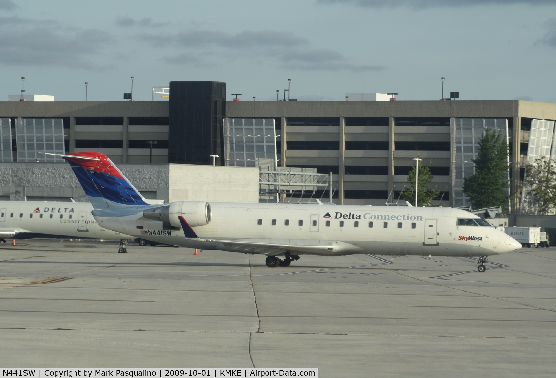 N441SW, 2002 Bombardier CRJ-200LR (CL-600-2B19) C/N 7602, CL-600-2B19