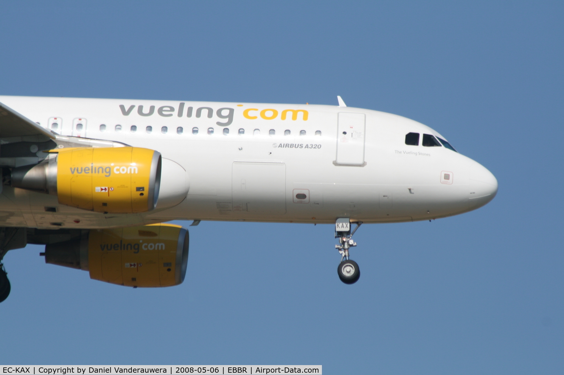 EC-KAX, 2007 Airbus A320-214 C/N 3040, arrival of flight VY5210 to rwy 02