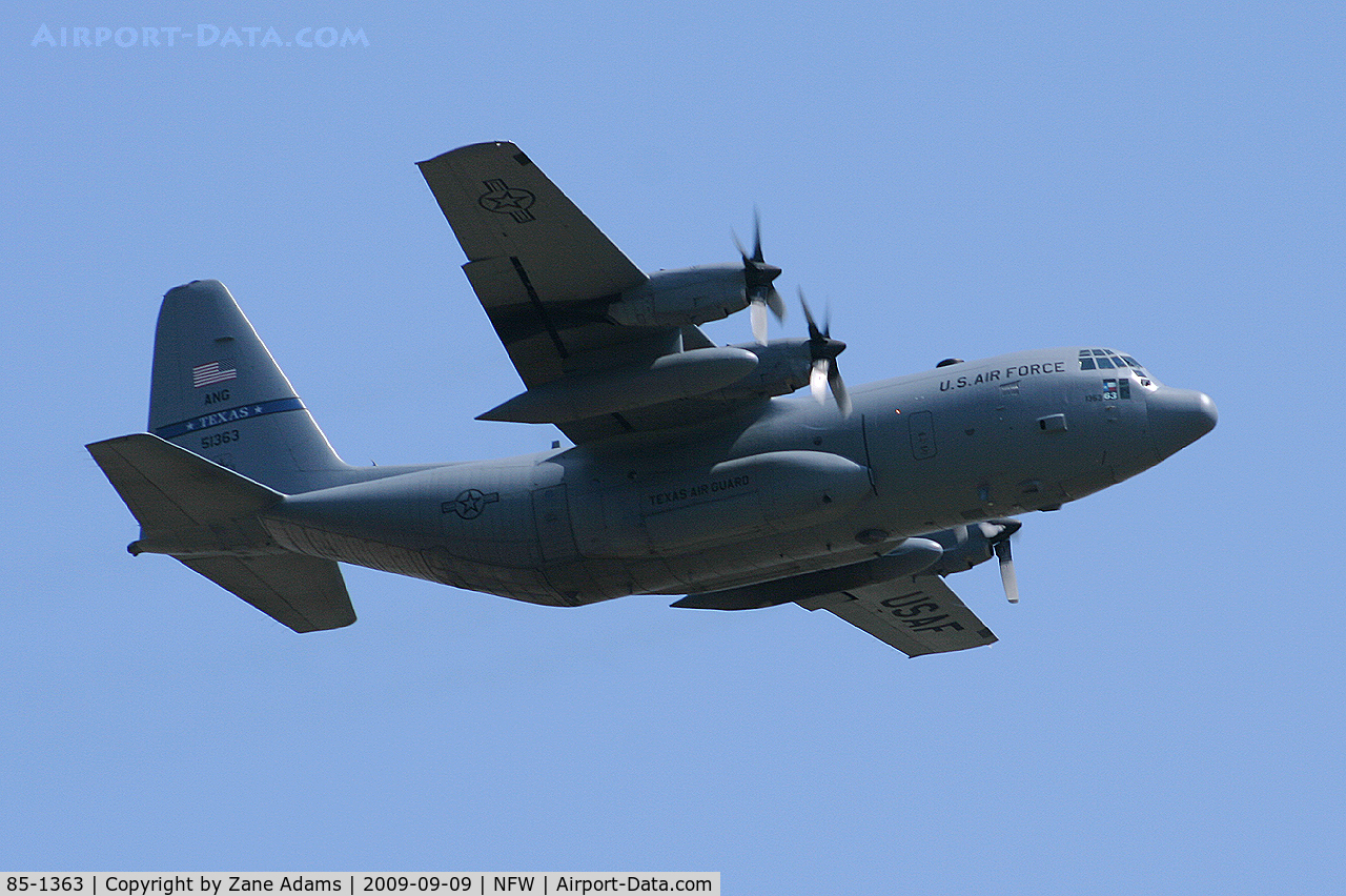85-1363, 1985 Lockheed C-130H Hercules C/N 382-5075, USAF C-130H departing Navy Fort Worth / Carswell Field