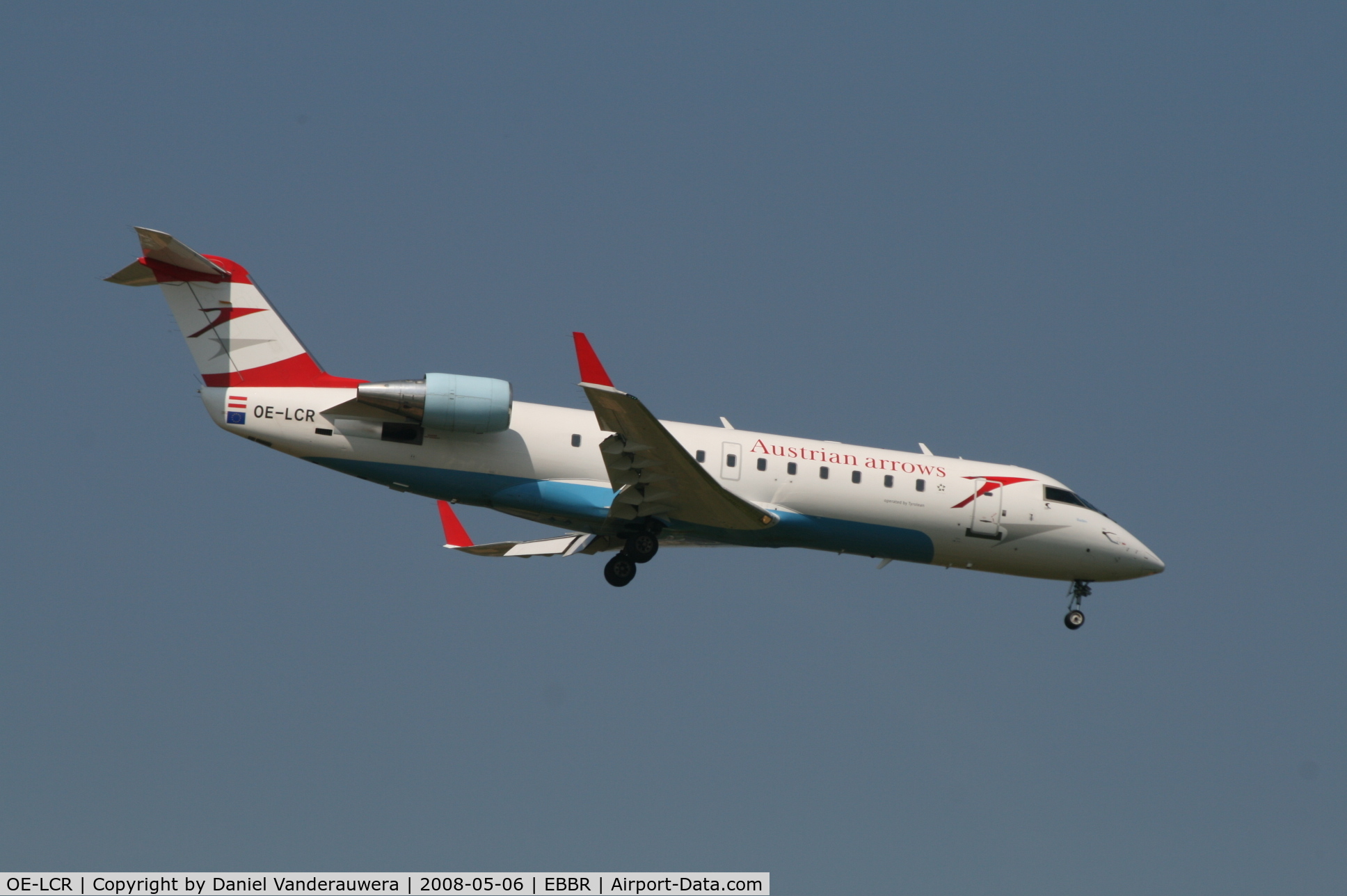OE-LCR, 2003 Canadair CRJ-200LR (CL-600-2B19) C/N 7910, flight OS367 is descending to rwy 02