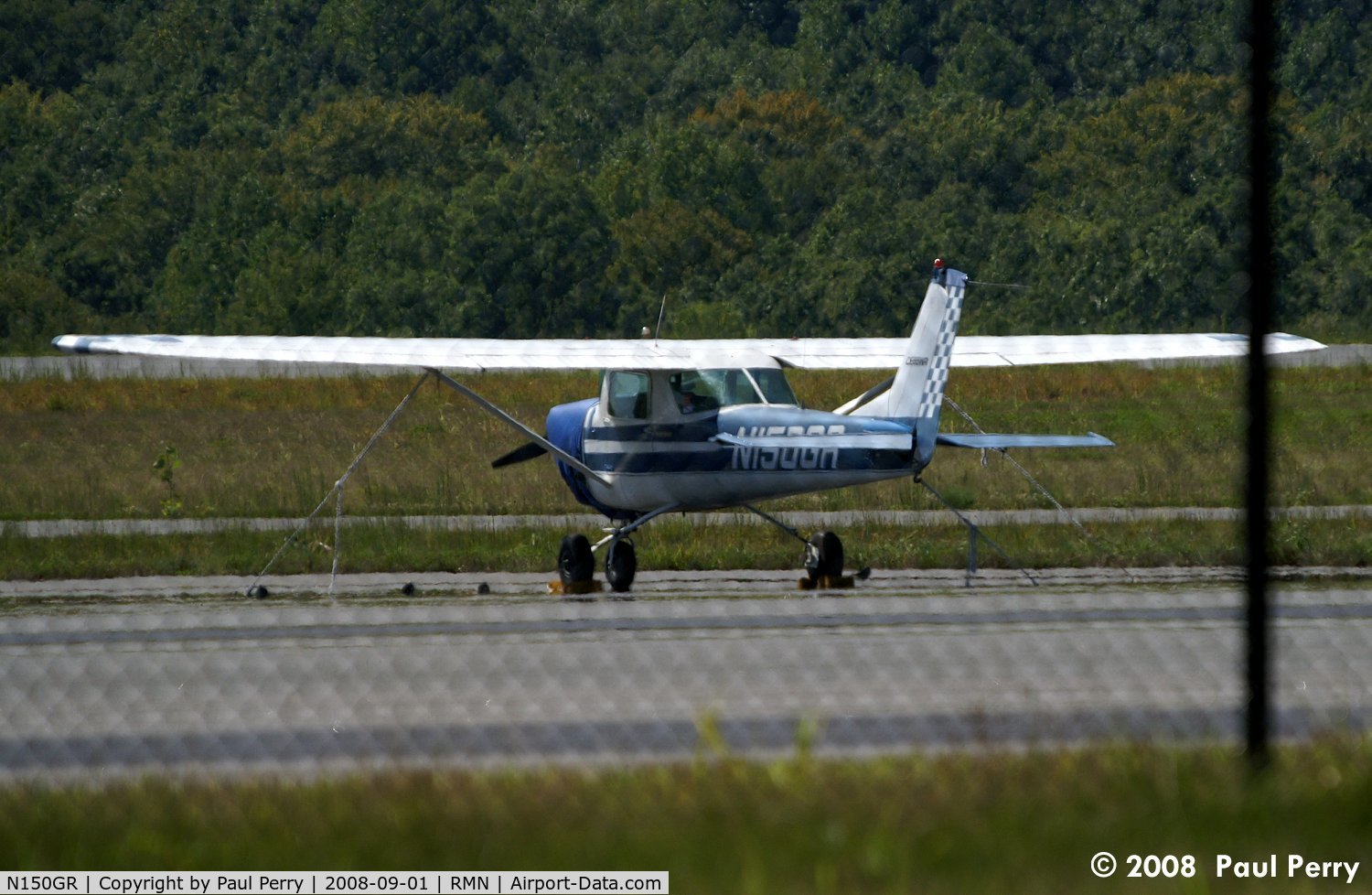 N150GR, Cessna 150G C/N 15066875, Nice tail checkers.
