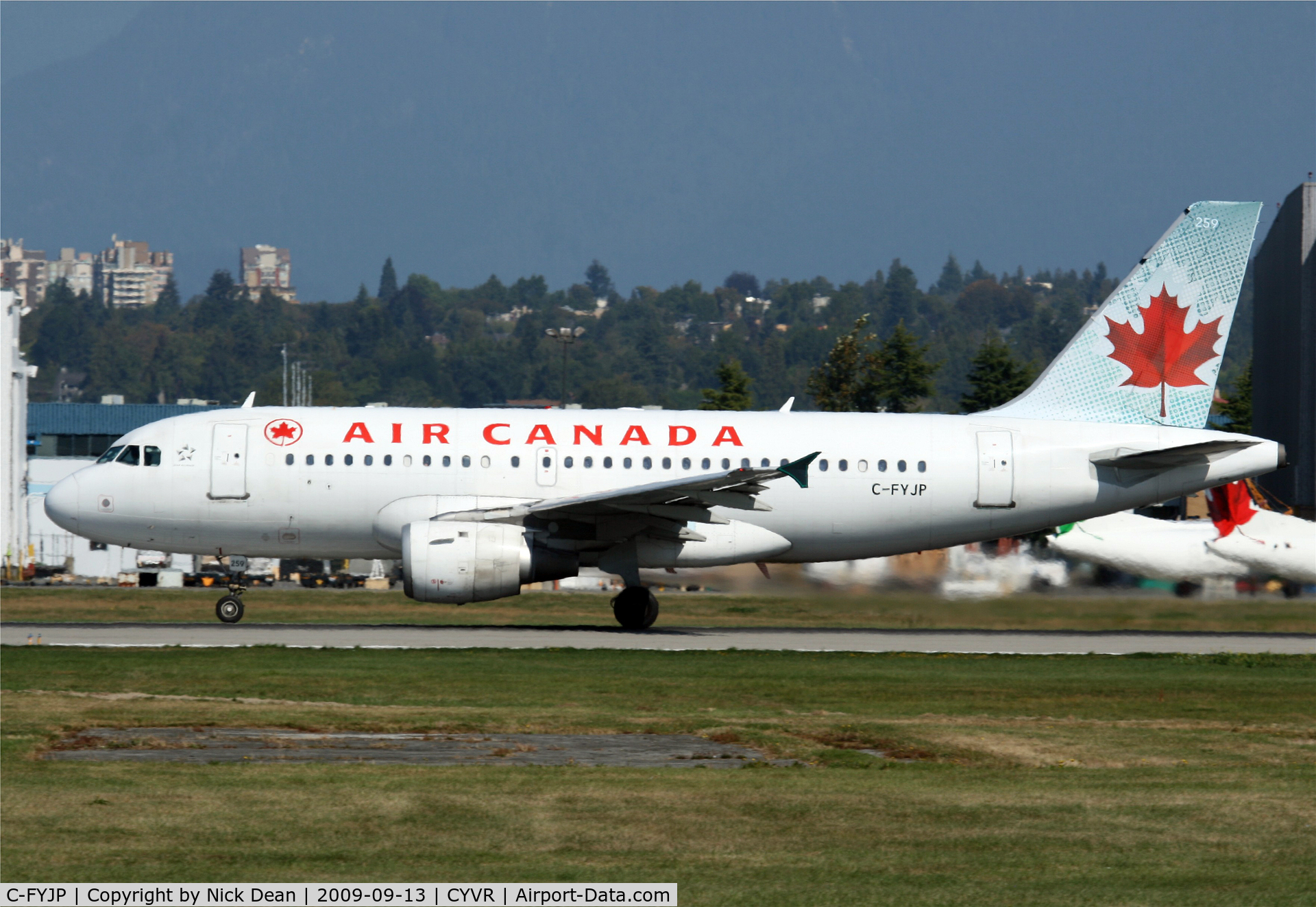 C-FYJP, 1997 Airbus A319-114 C/N 688, CYVR