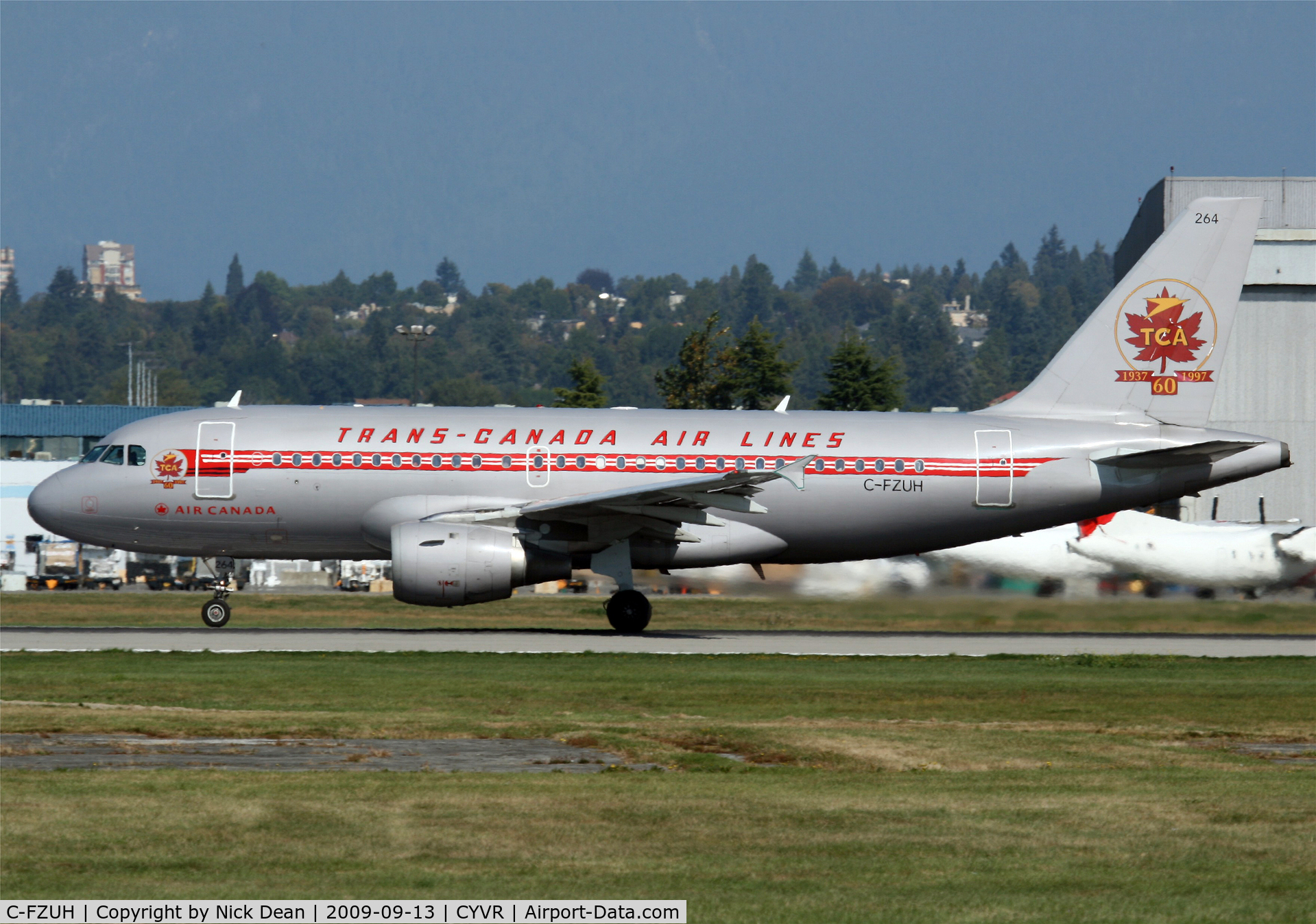 C-FZUH, 1997 Airbus A319-114 C/N 711, CYVR