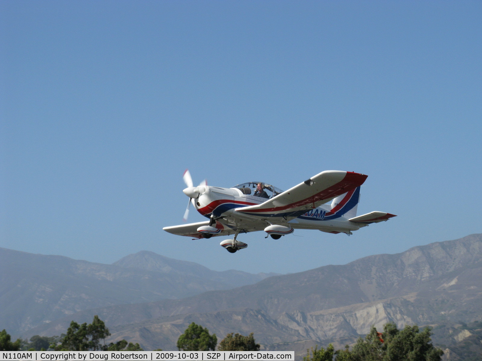N110AM, 1996 Zlin Z-242L C/N 0727, 1996 Moravan Zlin 242L, Lycoming AEIO-360-B 200 Hp, fully aerobatic, takeoff climb Rwy 22