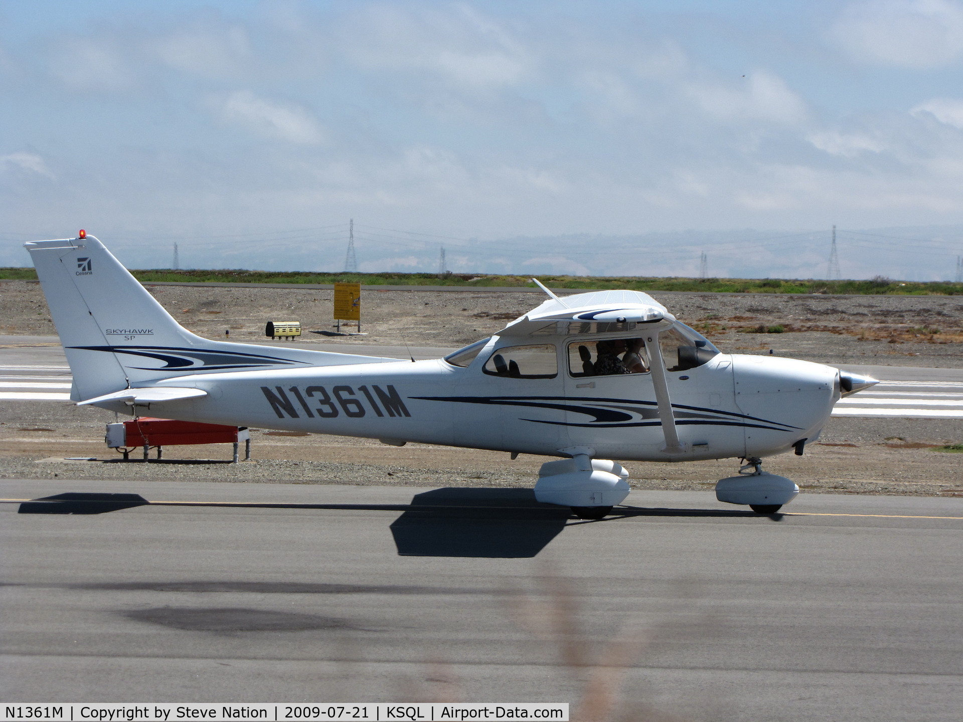N1361M, 2005 Cessna 172S Skyhawk SP C/N 172S9842, Locally-based 2005 Cessna 172S taxiing