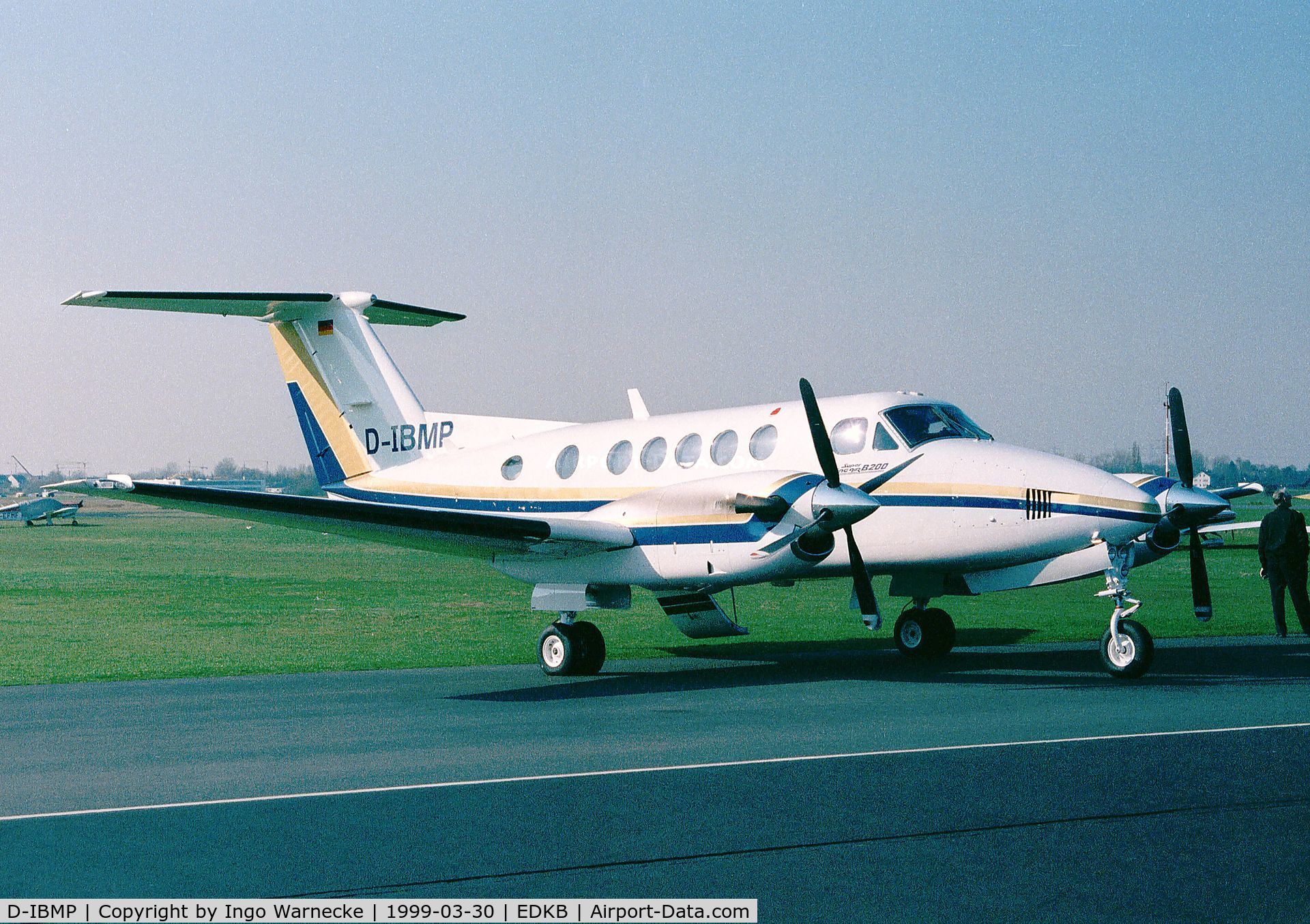 D-IBMP, 1987 Beech B200 King Air King Air C/N BB-1284, Beechcraft Super King Air B200 at Bonn-Hangelar airfield