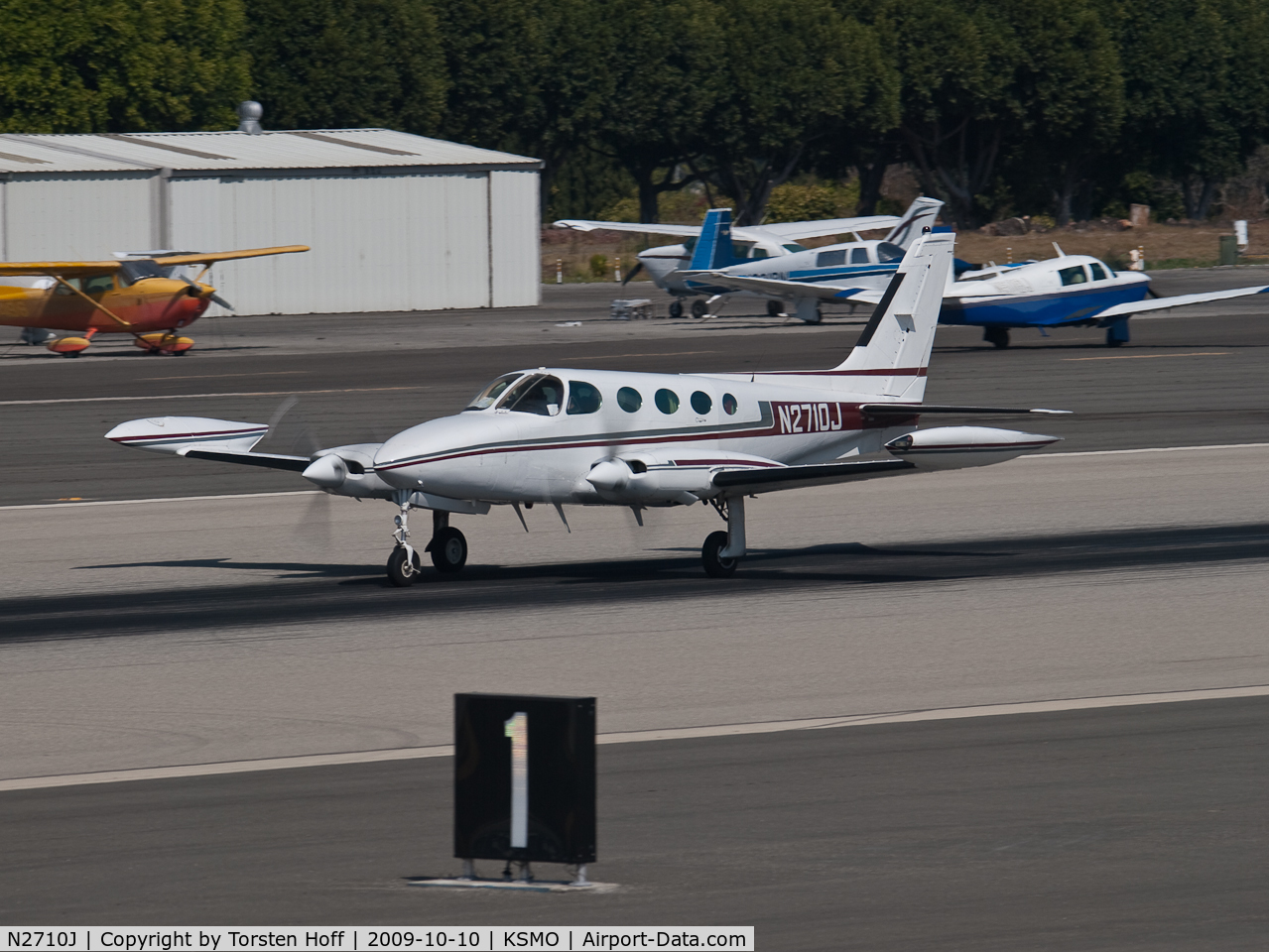 N2710J, 1979 Cessna 335 C/N 335-0043, N2710J departing from RWY 21