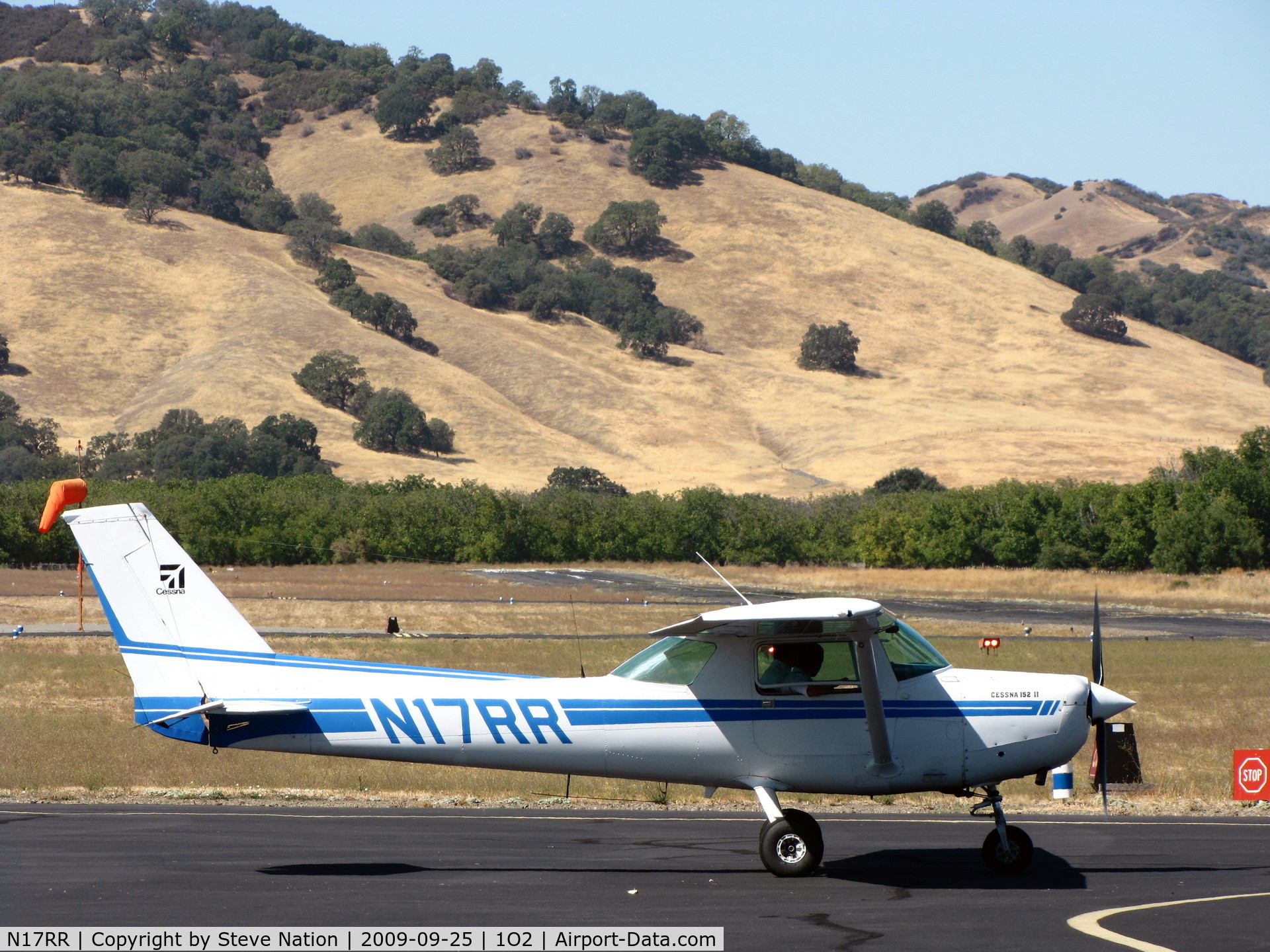 N17RR, 1979 Cessna 152 C/N 15284134, Christiansen Aviation 1979 Cessna 152 taxiing out to RW10 at Lampson Field