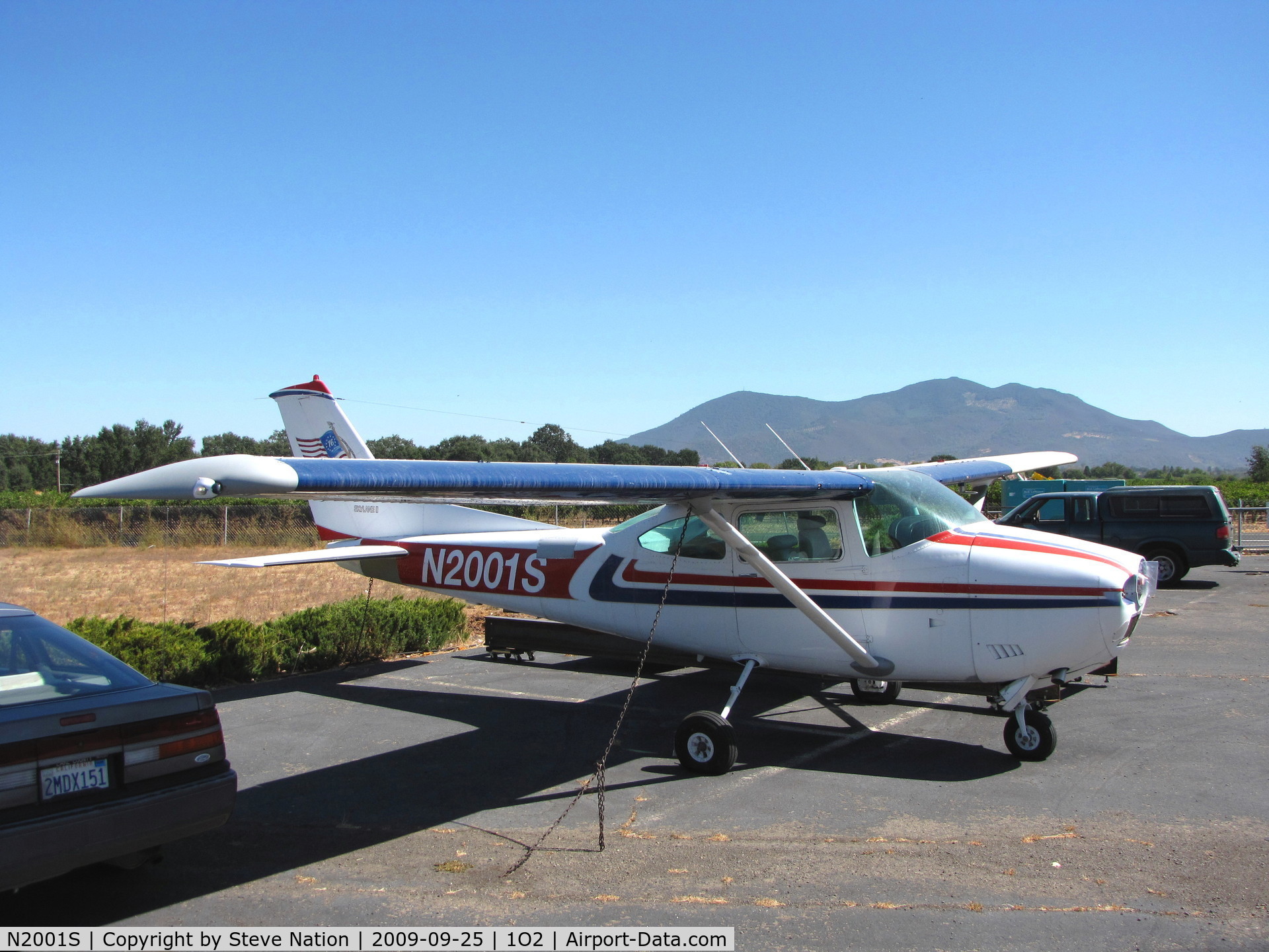 N2001S, Cessna 182Q Skylane C/N 18266173, Cessna 182Q in for maintenance at Lampson Field (sans prop)