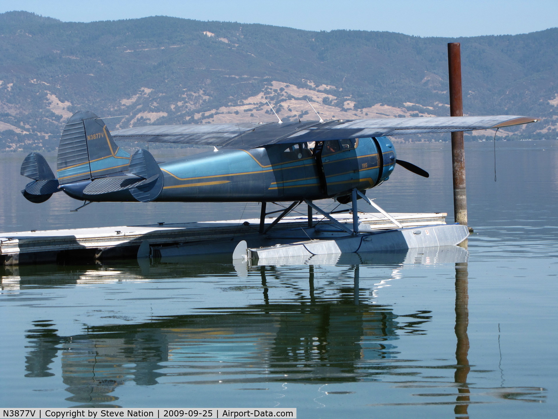 N3877V, 1949 Cessna 195 C/N 7339, Float-equipped 1949 Cessna 195 at Clear Lake boat dock near Lakeport, CA