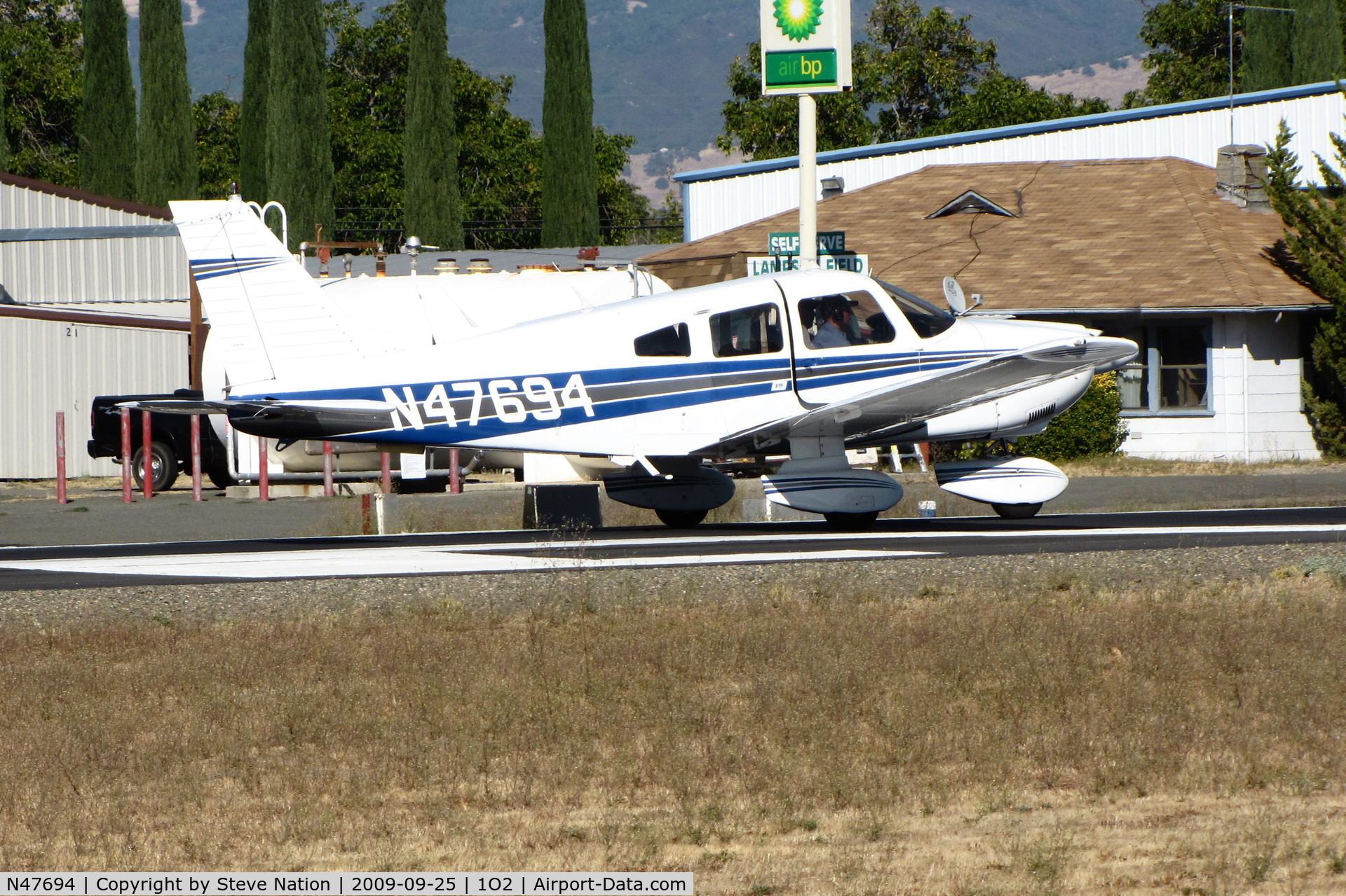 N47694, 1977 Piper PA-28-181 C/N 28-7890119, Locally-based 1977 Piper PA-28-181 rolling out on RWY 10