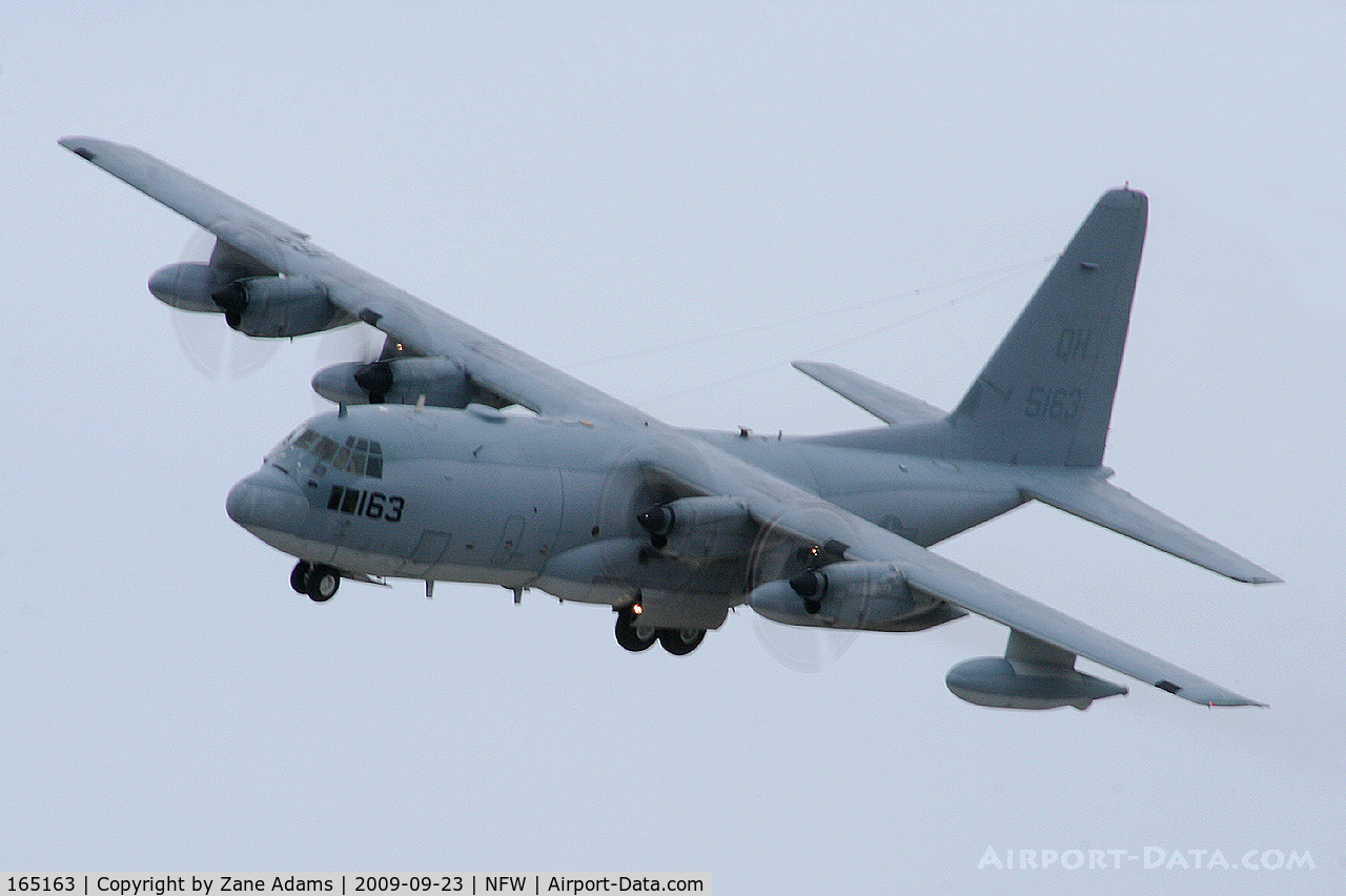 165163, 1993 Lockheed KC-130T Hercules C/N 382-5340, C-130 Landing at Navy Fort Worth/ Carswell Field