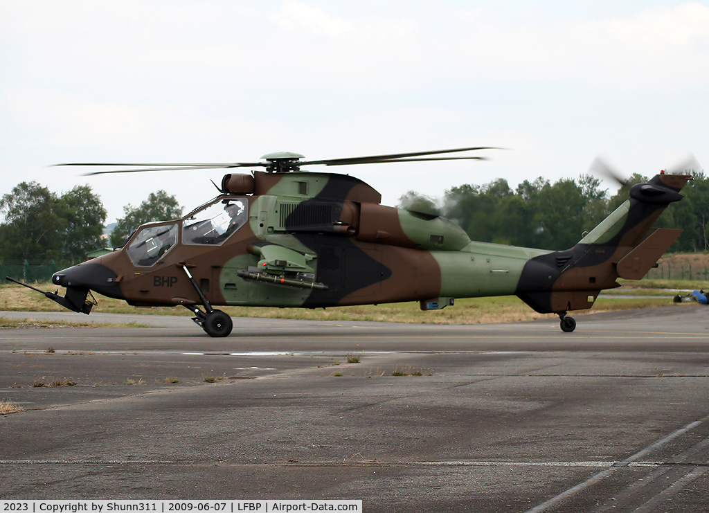 2023, Eurocopter EC-665 Tigre HAP C/N 2023, Taxiing for his show during LFBP Airshow 2009