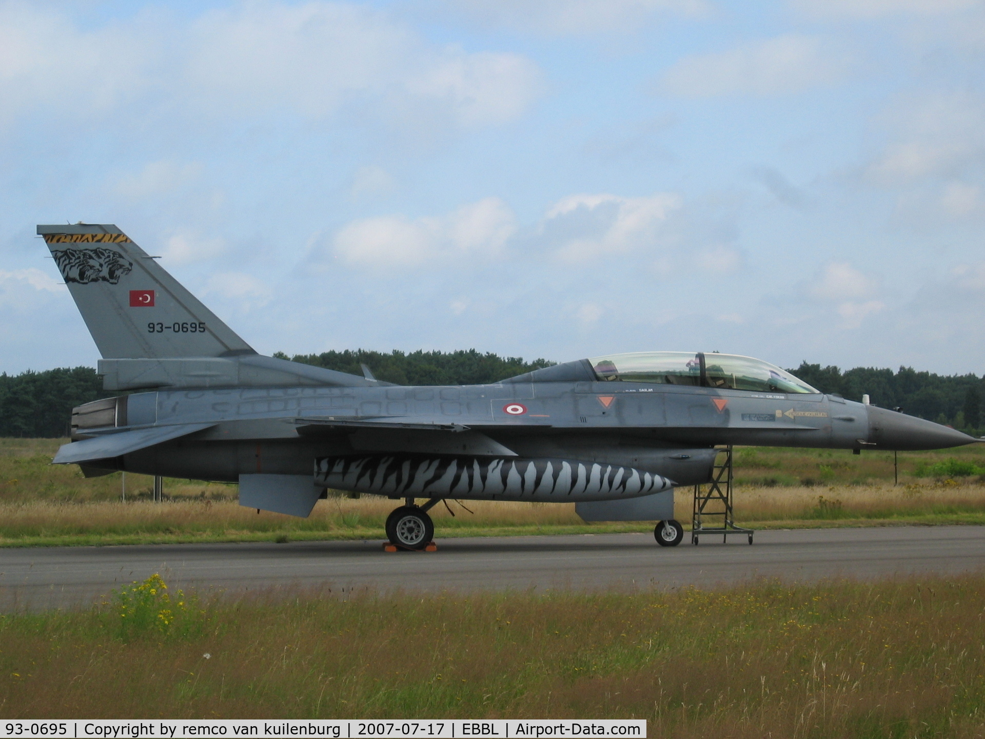 93-0695, 1993 TAI (Turkish Aerospace Industries) F-16D C/N HD-5, 192 Filo present on photo call Kleine brogel 2007