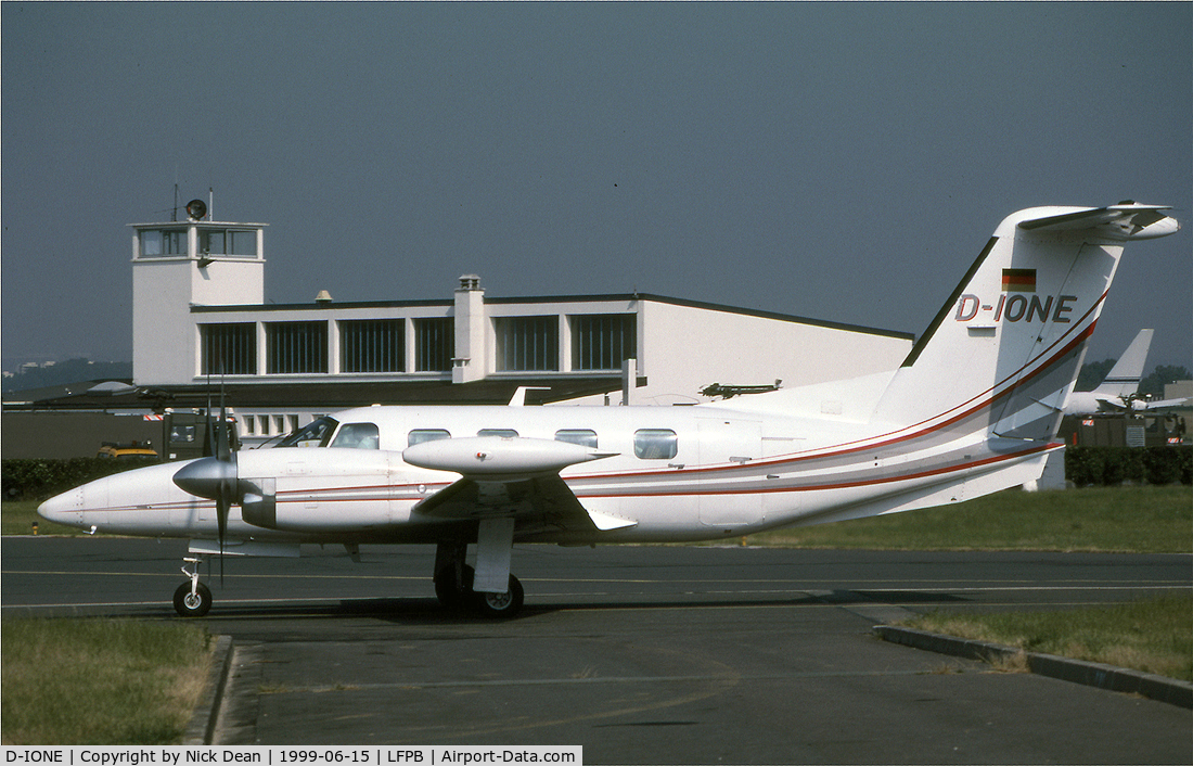 D-IONE, 1980 Piper PA-42-720 Cheyenne III C/N 42-8001002, LFPB