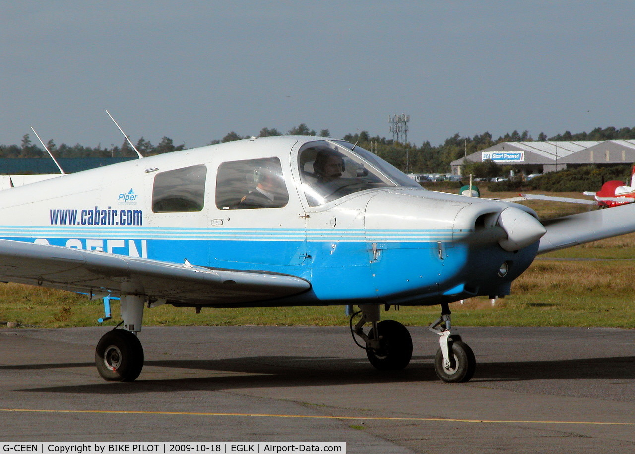 G-CEEN, 1990 Piper PA-28-161 Cadet C/N 2841293, TAXYING TOWARDS RWY 25 AFTER RUNNING UP