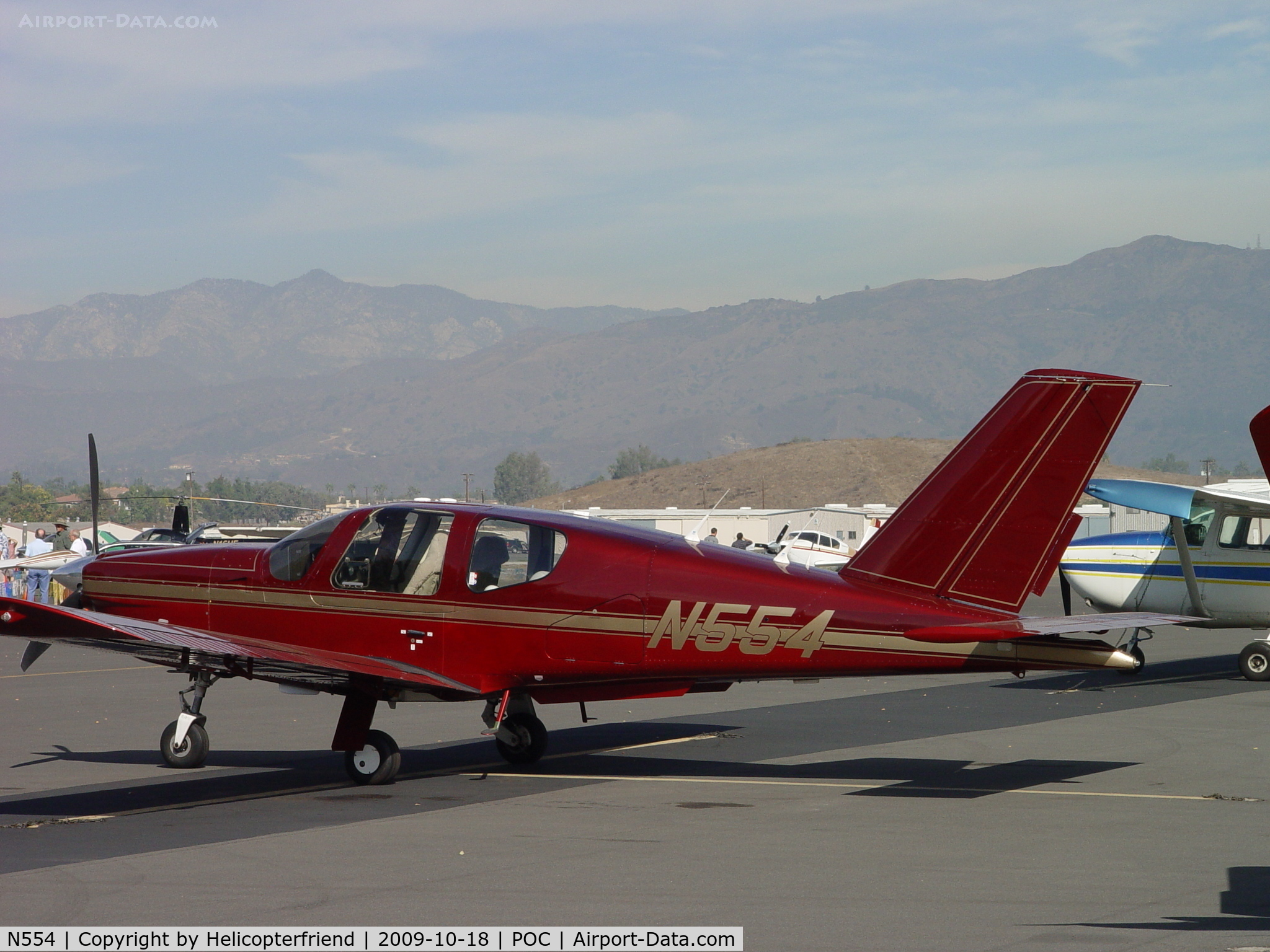 N554, Socata TB-20 TRINIDAD C/N 1232, Waiting for Pilot and passengers so they can depart