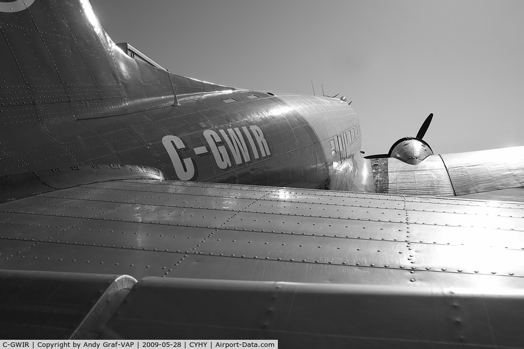 C-GWIR, 1942 Douglas C-47A-20-DL (DC-3) C/N 9371, Buffalo Airways DC3