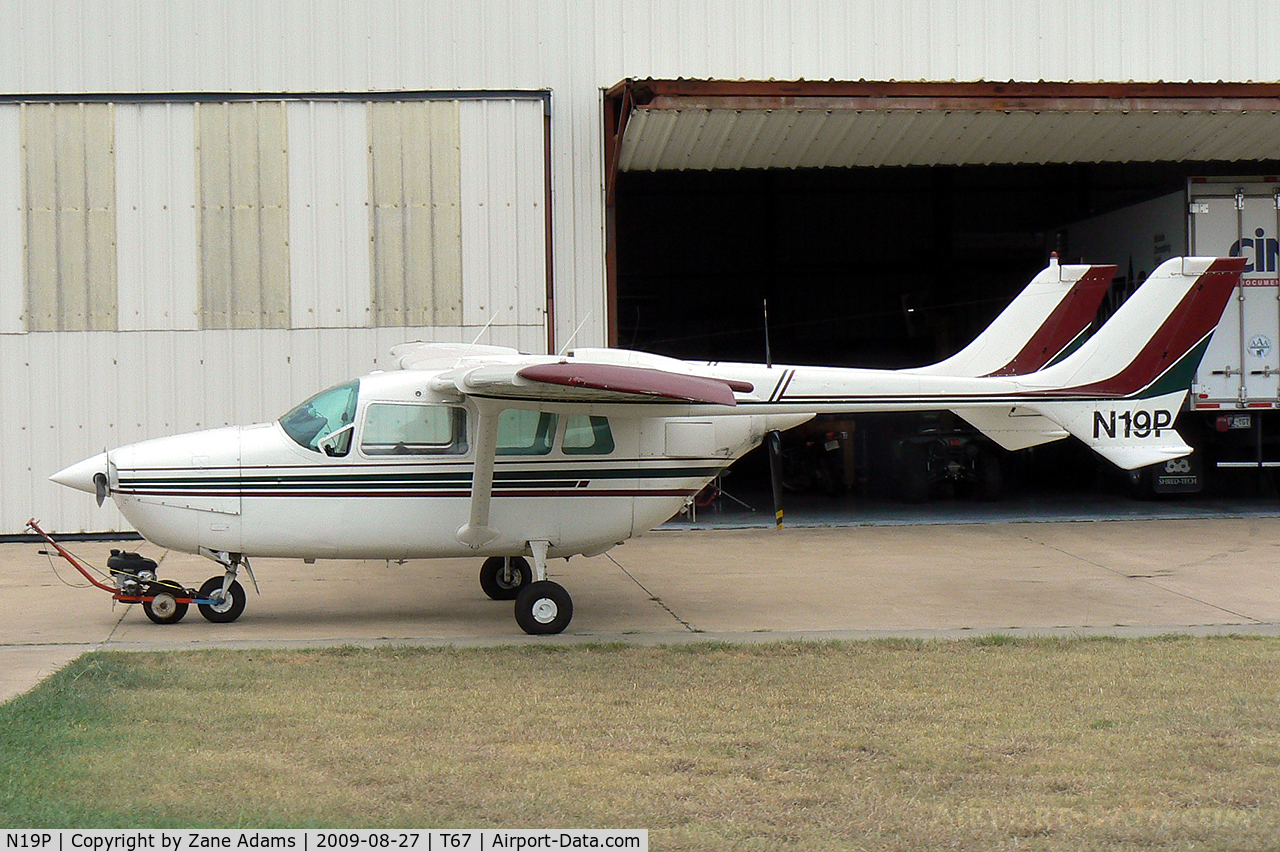 N19P, 1969 Cessna 337D Super Skymaster C/N 337-1091, At Hicks Field
