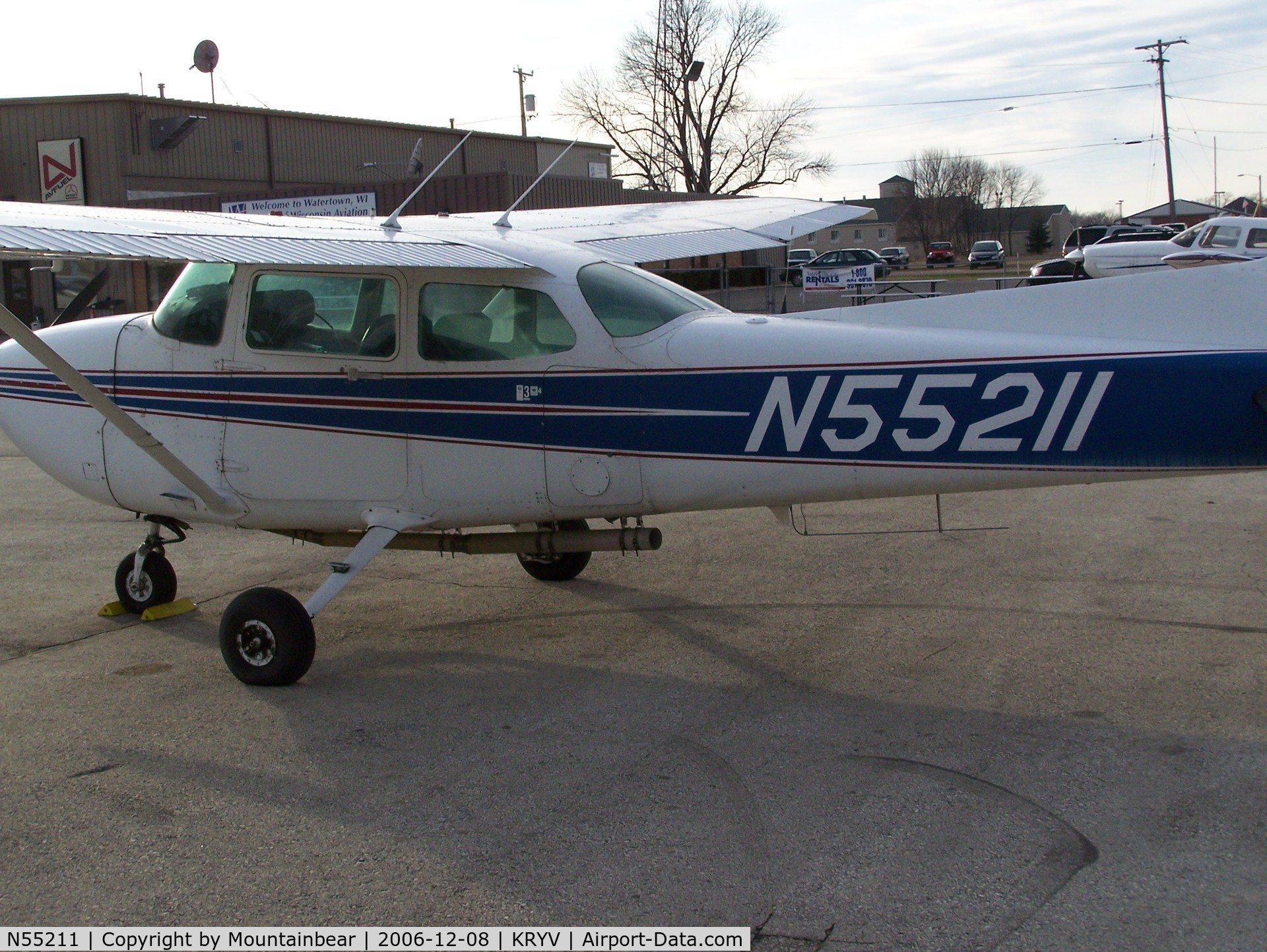 N55211, 1981 Cessna 172P C/N 17275135, With odd exhaust and surveillance equipment.
