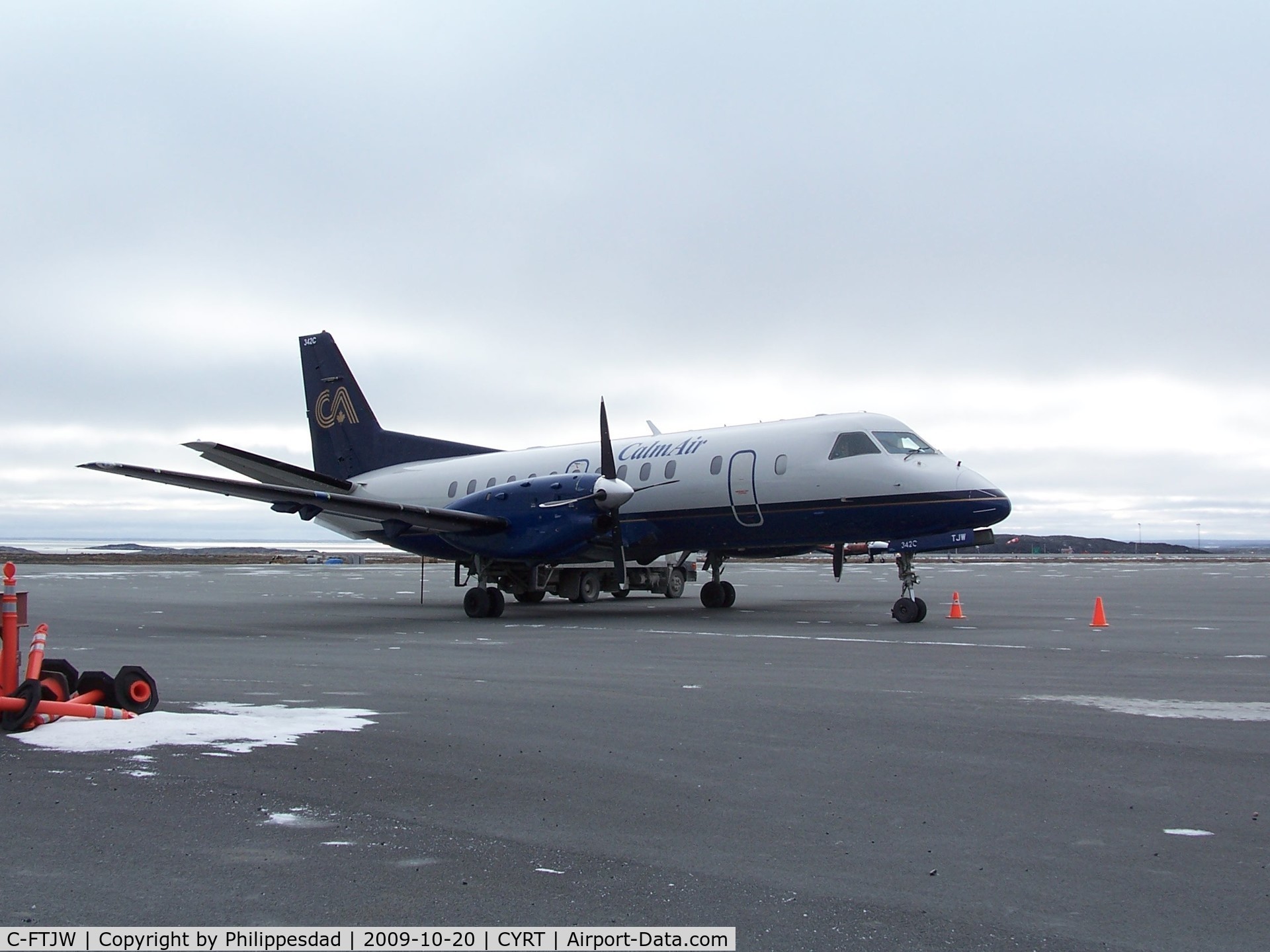 C-FTJW, 1995 Saab 340B C/N 340B-377, C-FTJW at Rankin Inlet, NU 2009oct20 3/4 front