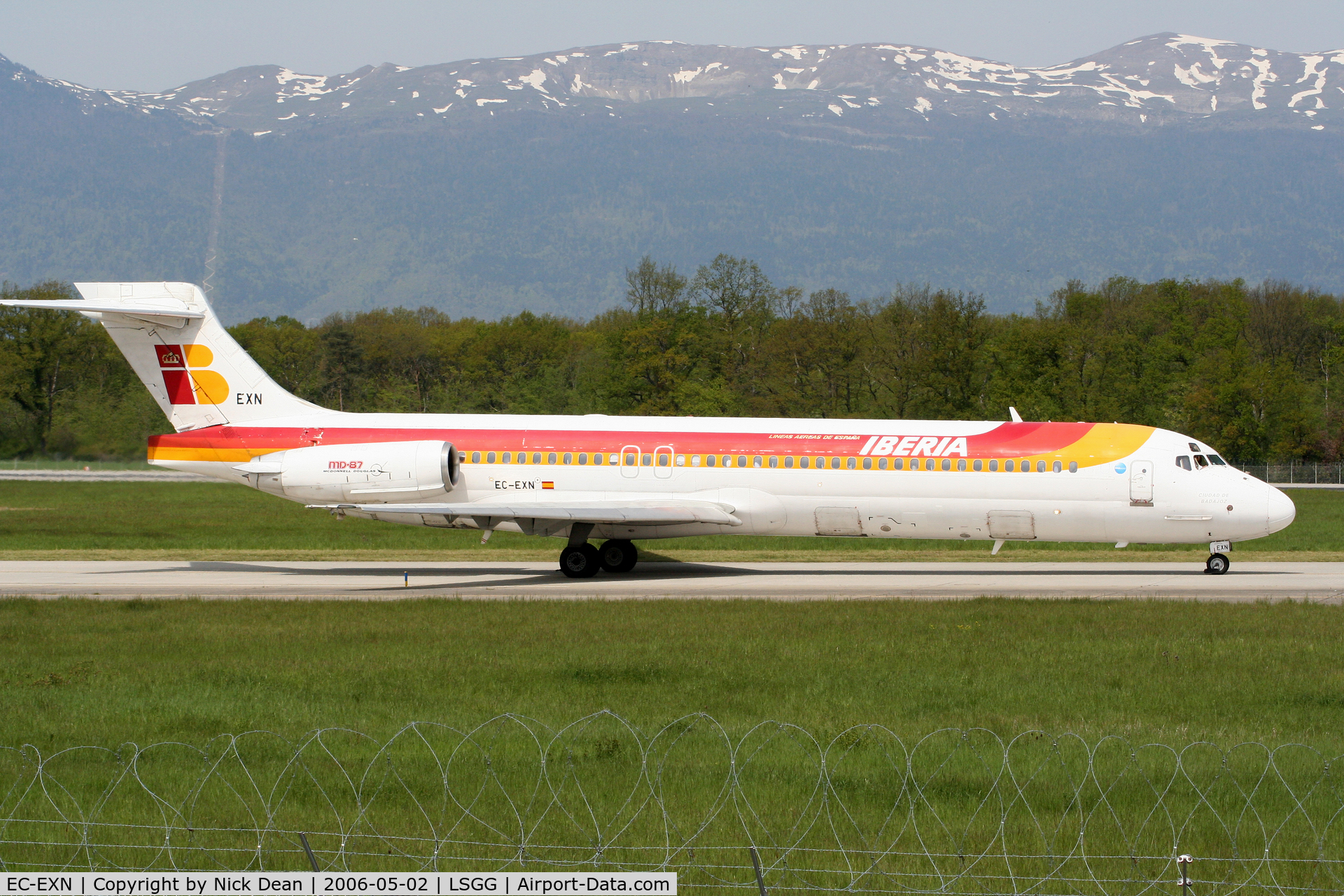 EC-EXN, 1990 McDonnell Douglas MD-87 (DC-9-87) C/N 49836, LSGG