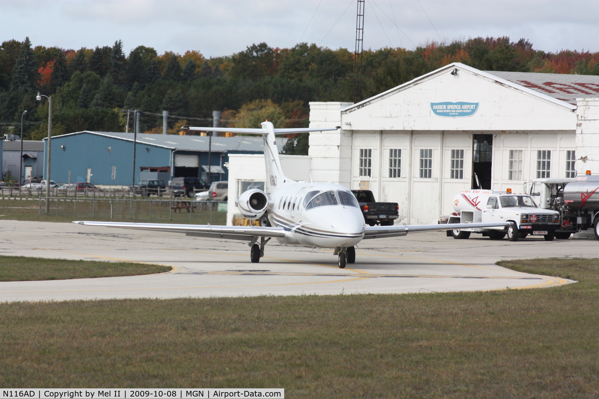 N116AD, 2002 Raytheon Beechjet 400A C/N RK-338, Taxi For Departure RWY 28
