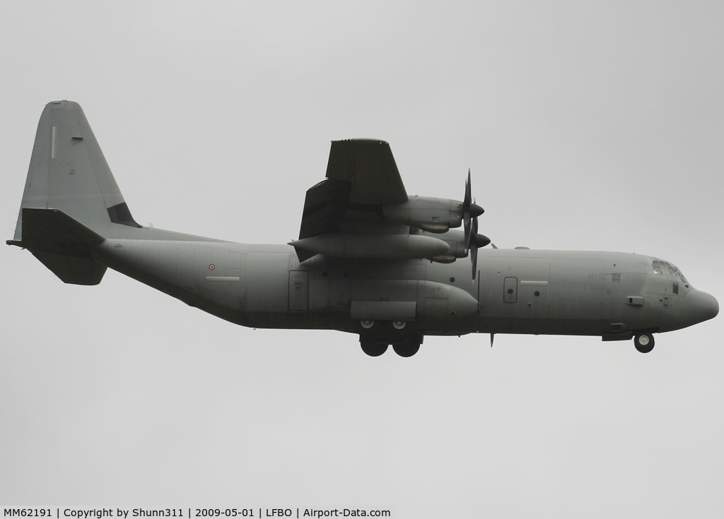 MM62191, Lockheed Martin C-130J-30 Super Hercules C/N 382-5531, Landing rwy 20 for a military pilgrimage flight