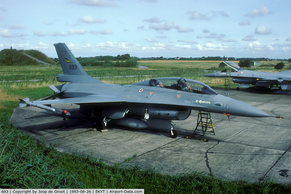 693, General Dynamics F-16BM Fighting Falcon C/N 6L-12, During the Tactical Fighter Weaponry 1993 a number of Norwegian F-16s was operating out of Aalborg.