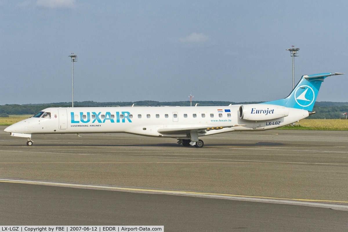 LX-LGZ, 2000 Embraer EMB-145LU (ERJ-145LU) C/N 145258, ready for departure