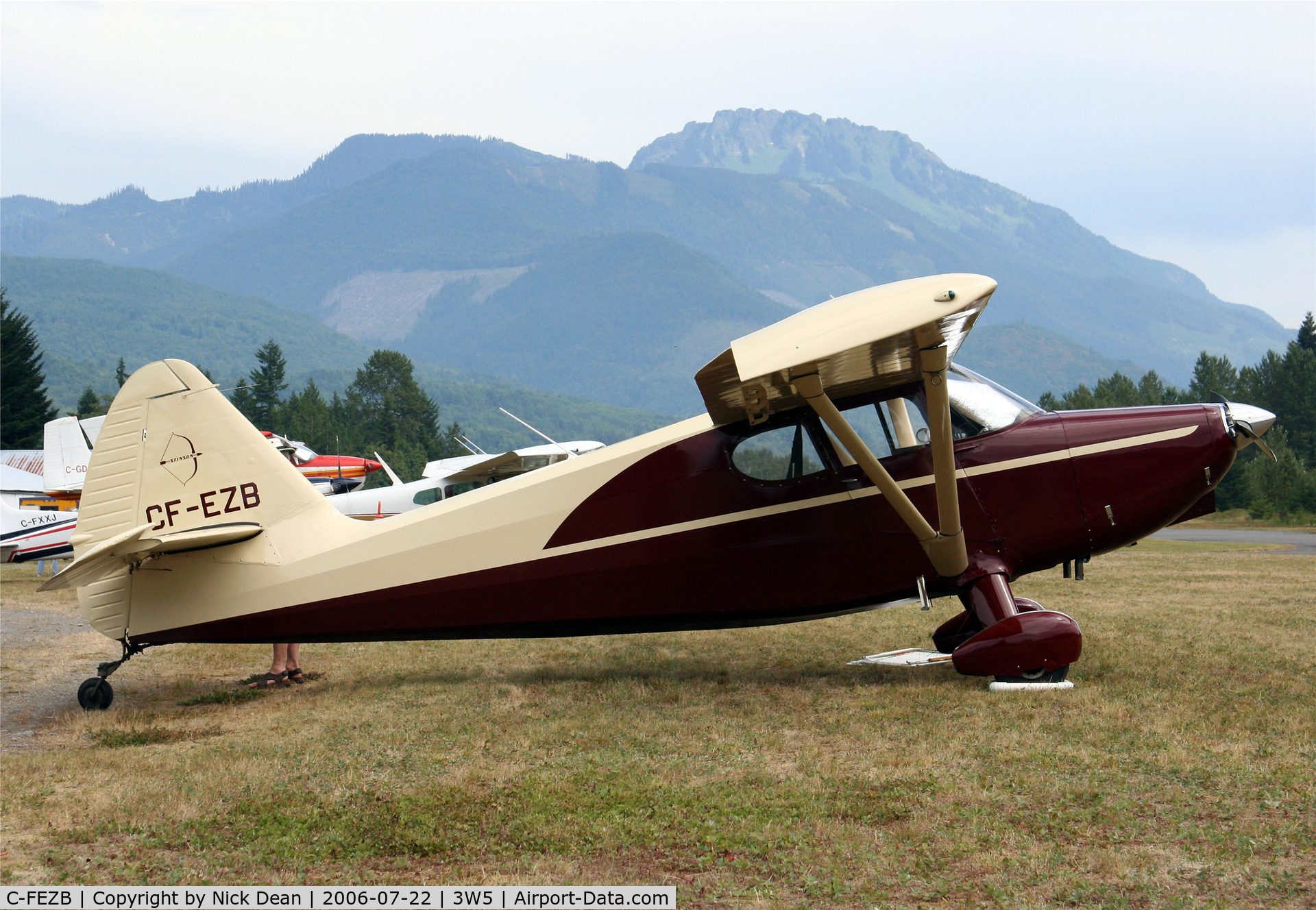 C-FEZB, 1946 Stinson 108-1 Voyager C/N 108-1296, 3W5