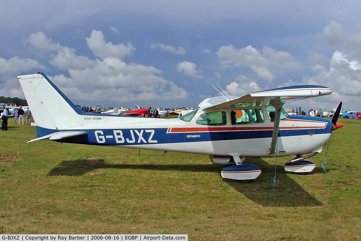 G-BJXZ, 1980 Cessna 172N Skyhawk II C/N 172-73039, Seen at PFA Flying for Fun Kemble 2006