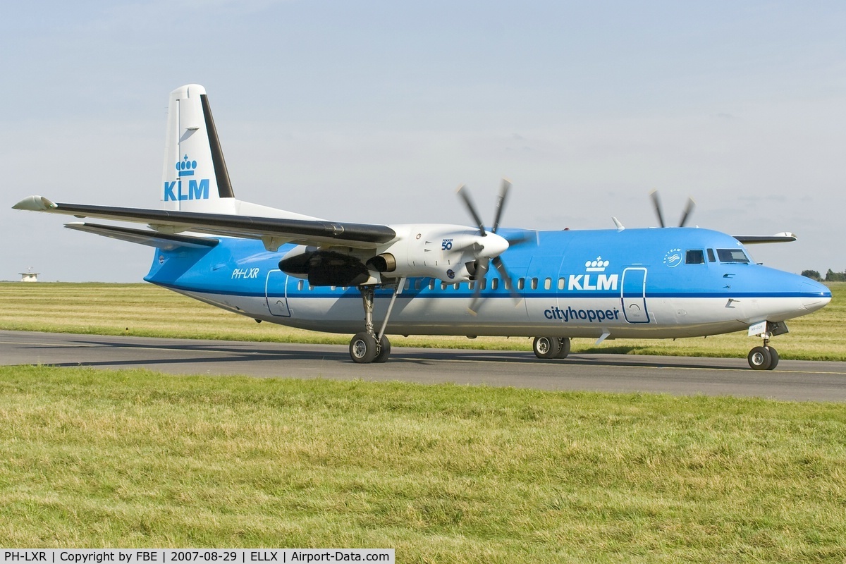 PH-LXR, 1993 Fokker 50 C/N 20277, taxying to the active