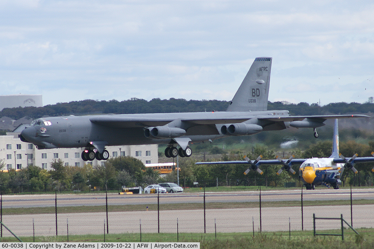 60-0038, 1960 Boeing B-52H Stratofortress C/N 464403, Arriving at the Alliance Airshow 2009