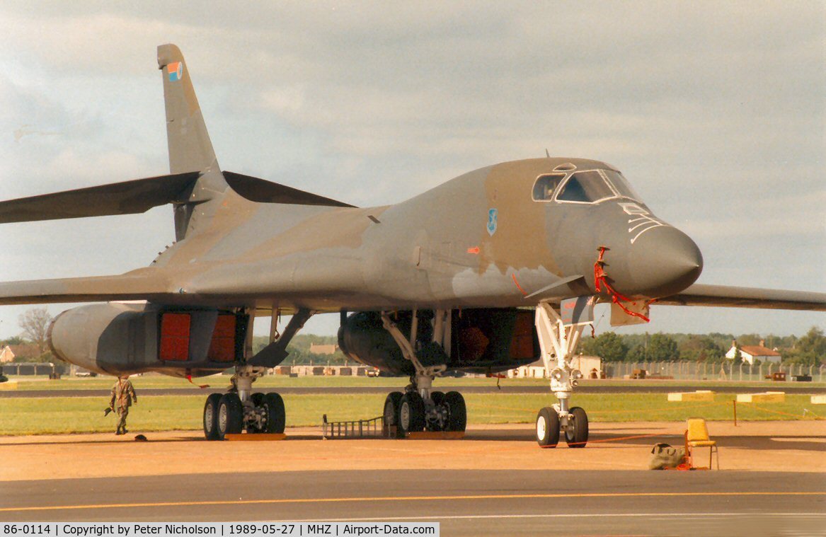 86-0114, 1986 Rockwell B-1B Lancer C/N 74, B-1B Lancer, callsign Norse 13, of 319th Bombardment Wing on display at the 1989 Mildenhall Air Fete.