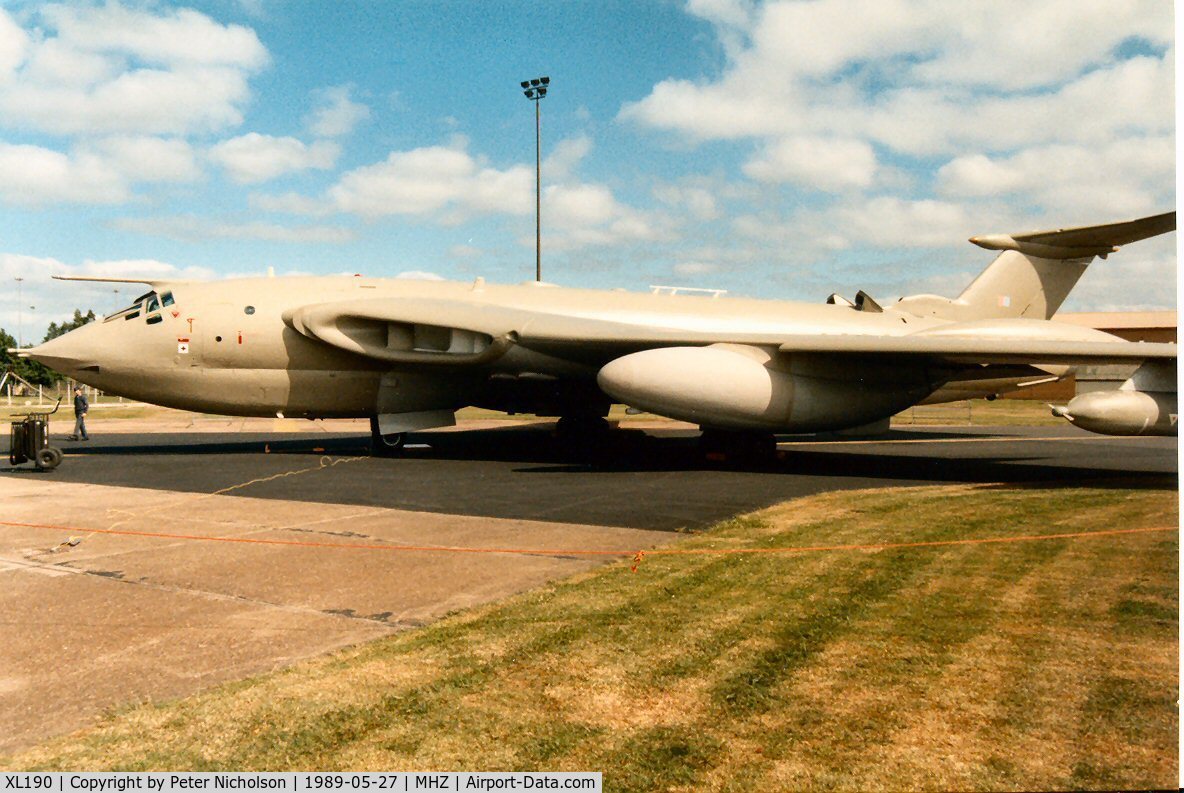 XL190, 1962 Handley Page Victor K.2 C/N HP80/71, Another view of the 55 Squadron Victor K.2 tanker at the 1989 Mildenhall Air Fete.