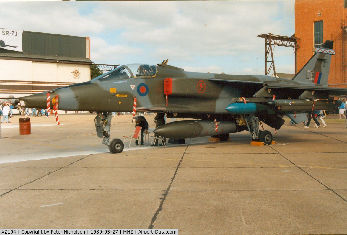 XZ104, Sepecat Jaguar GR.1A C/N S.105, Jaguar GR.1A of 6 Squadron on display at the 1989 Mildenhall Air Fete.
